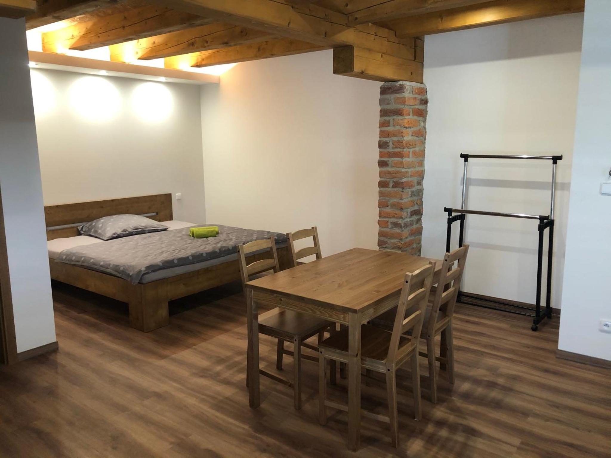 Apartment with Terrace - Photo 4