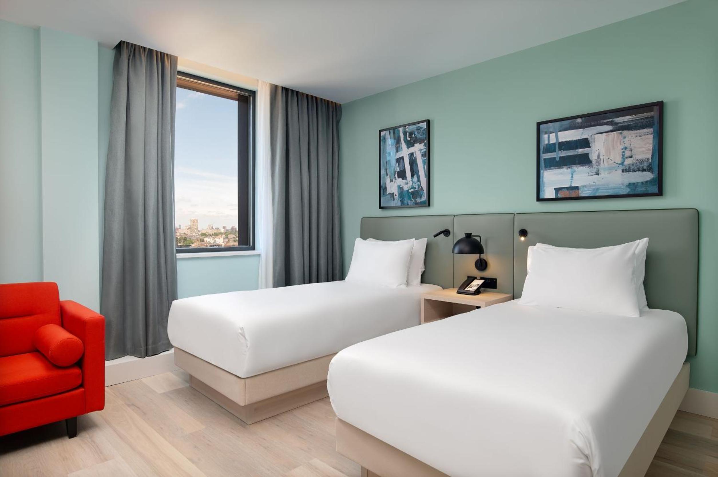 Deluxe Twin Room photo 1