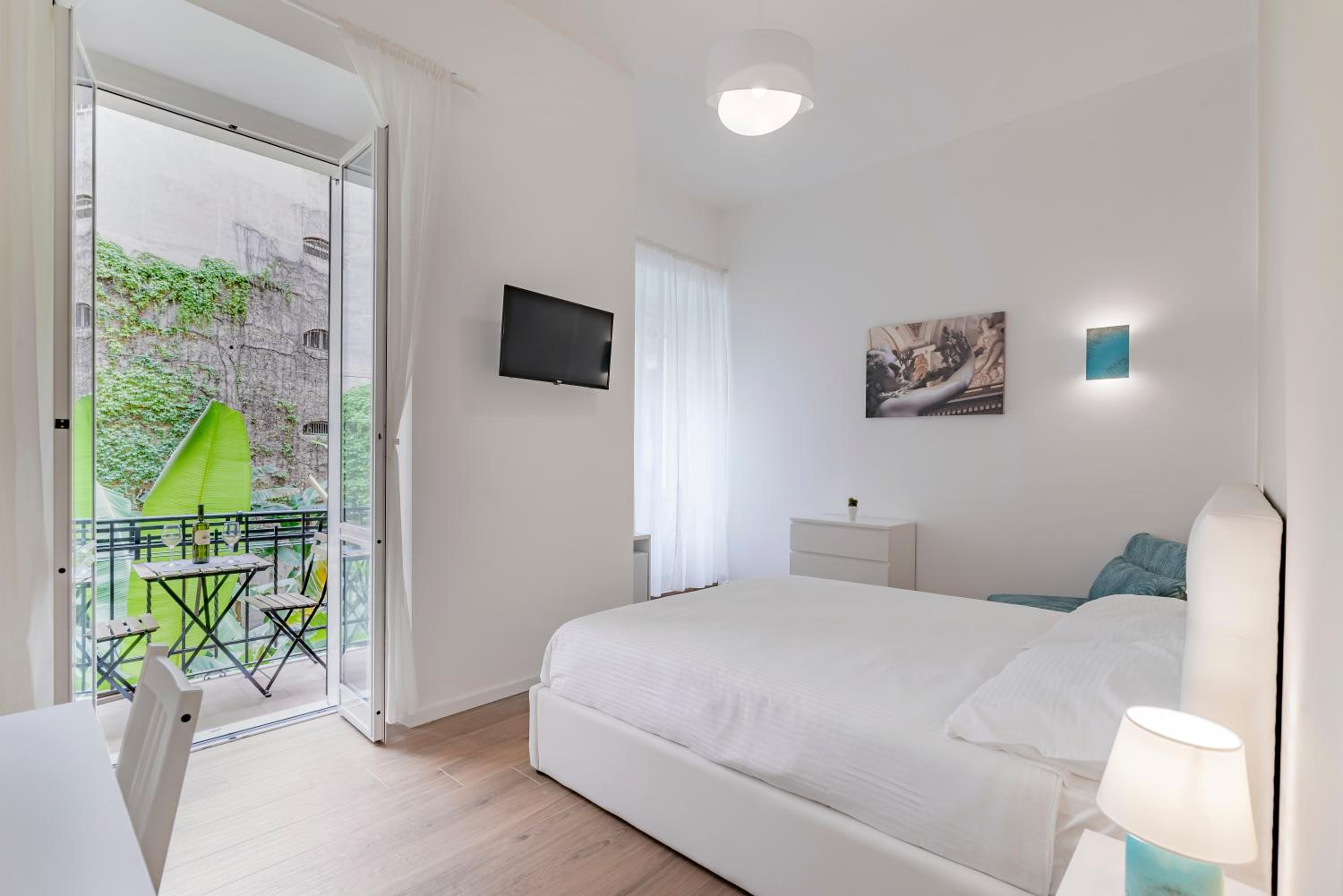 Deluxe Room with Private Bathroom