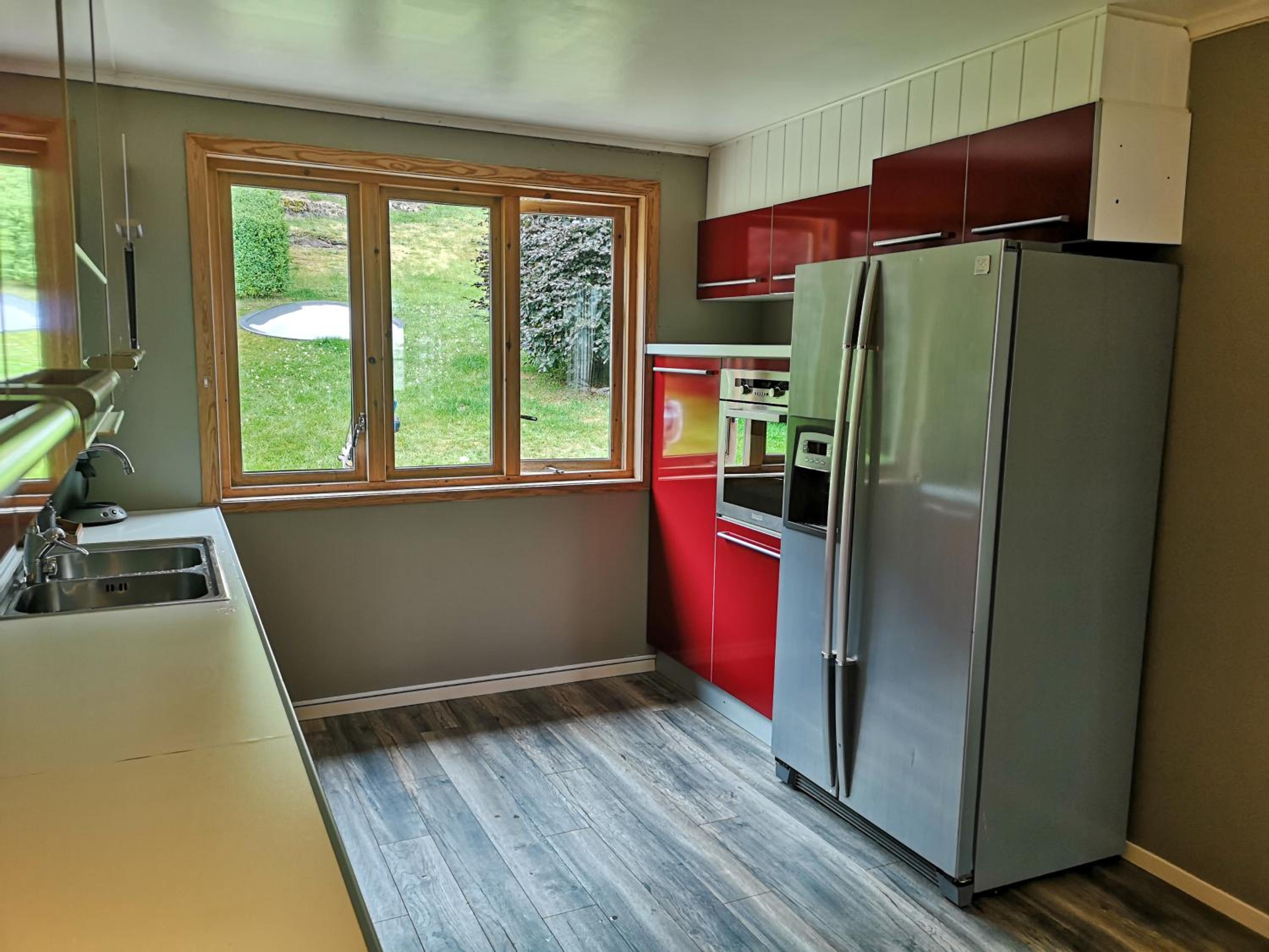 Four-Bedroom House - Photo 36