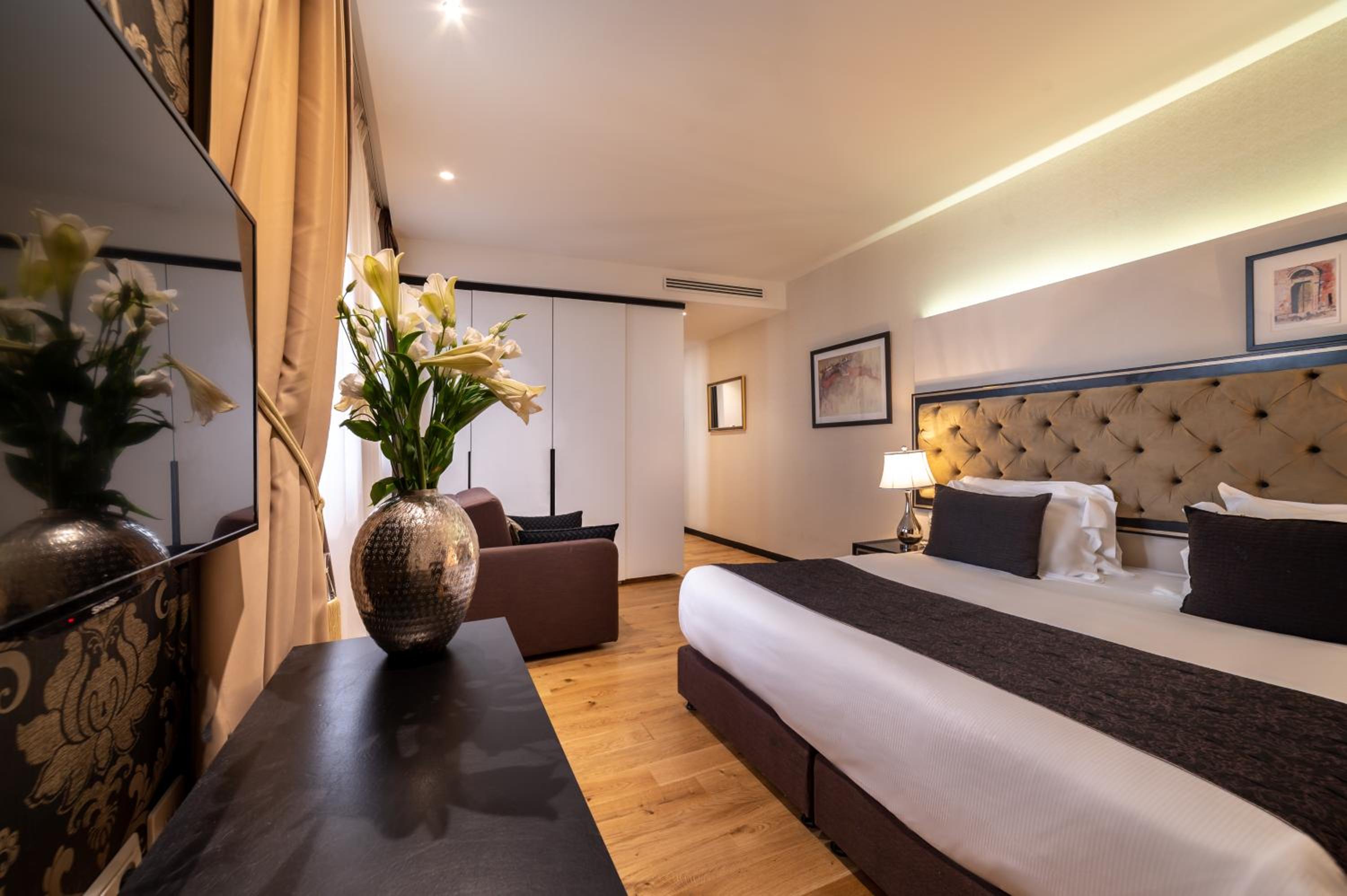 Classic Double or Twin Room - Photo 4