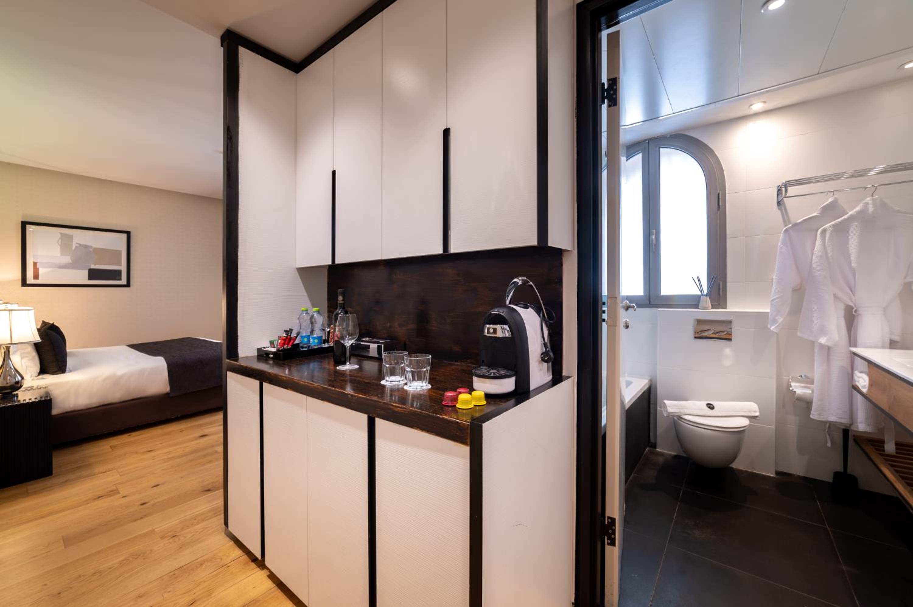 Classic Double or Twin Room - Photo 7