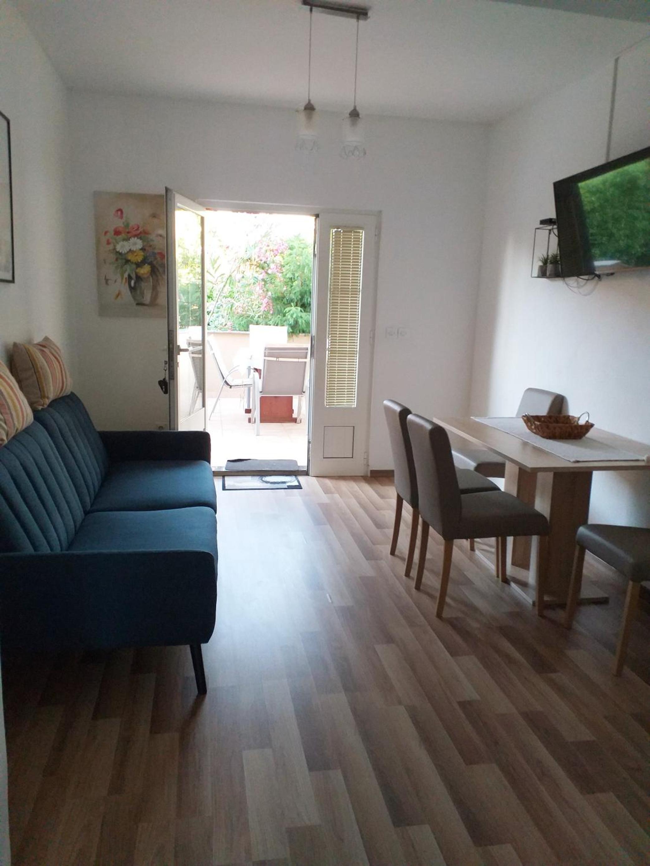Two-Bedroom Apartment with Terrace (4 Adults) photo 1