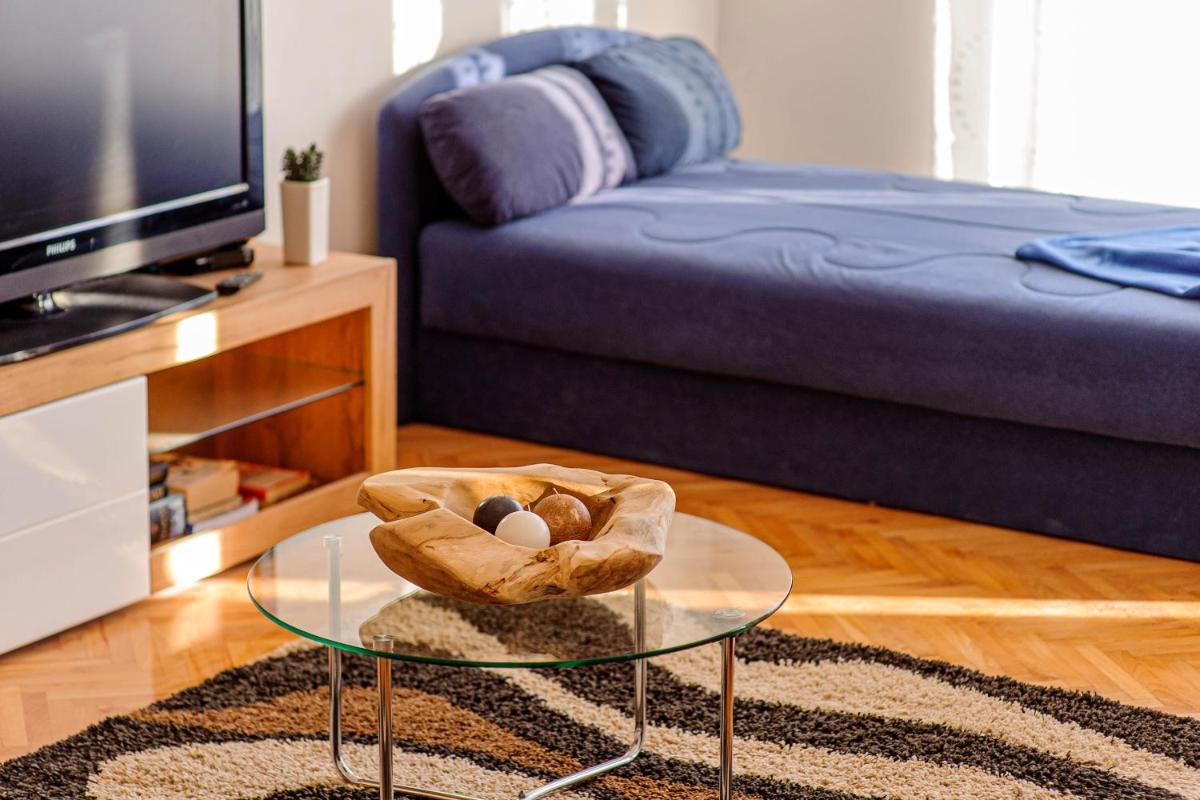 Comfort Two-Bedroom Apartment - Photo 14