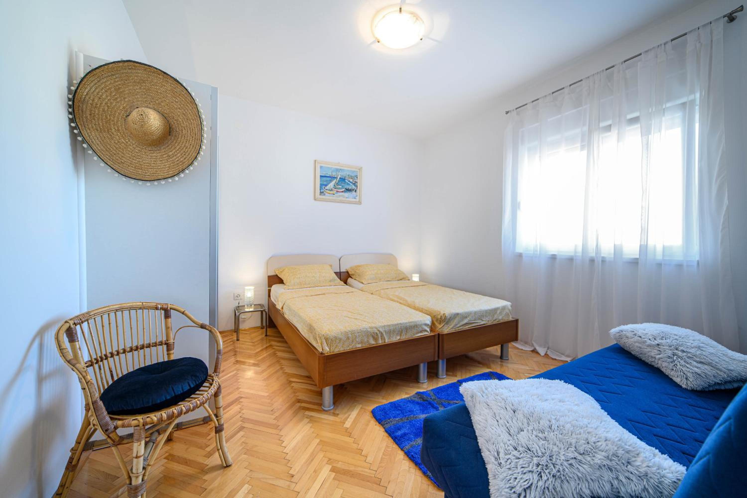Comfort Two-Bedroom Apartment - Photo 17