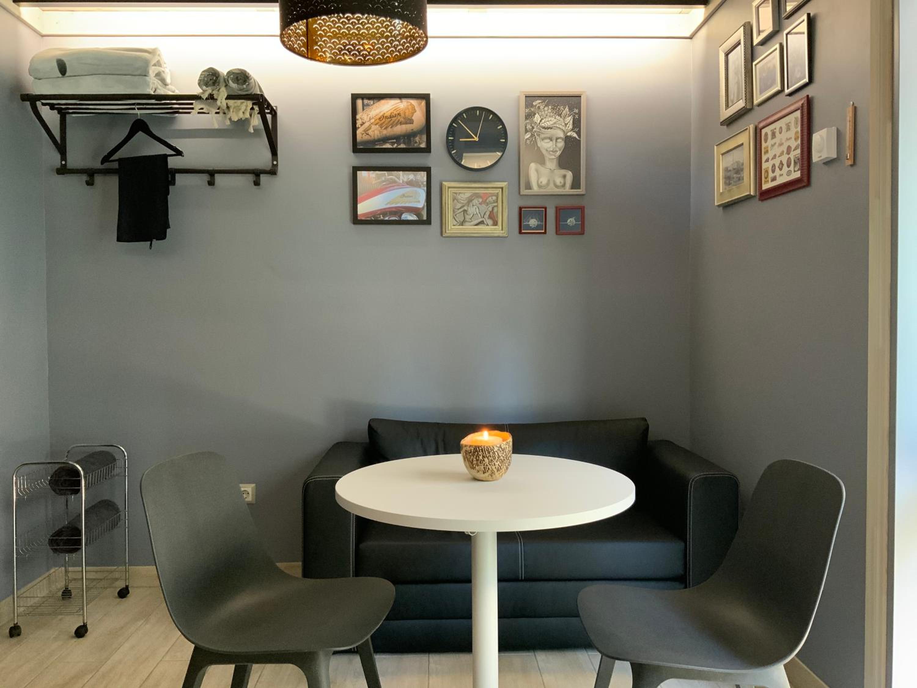 One-Bedroom House - Photo 1