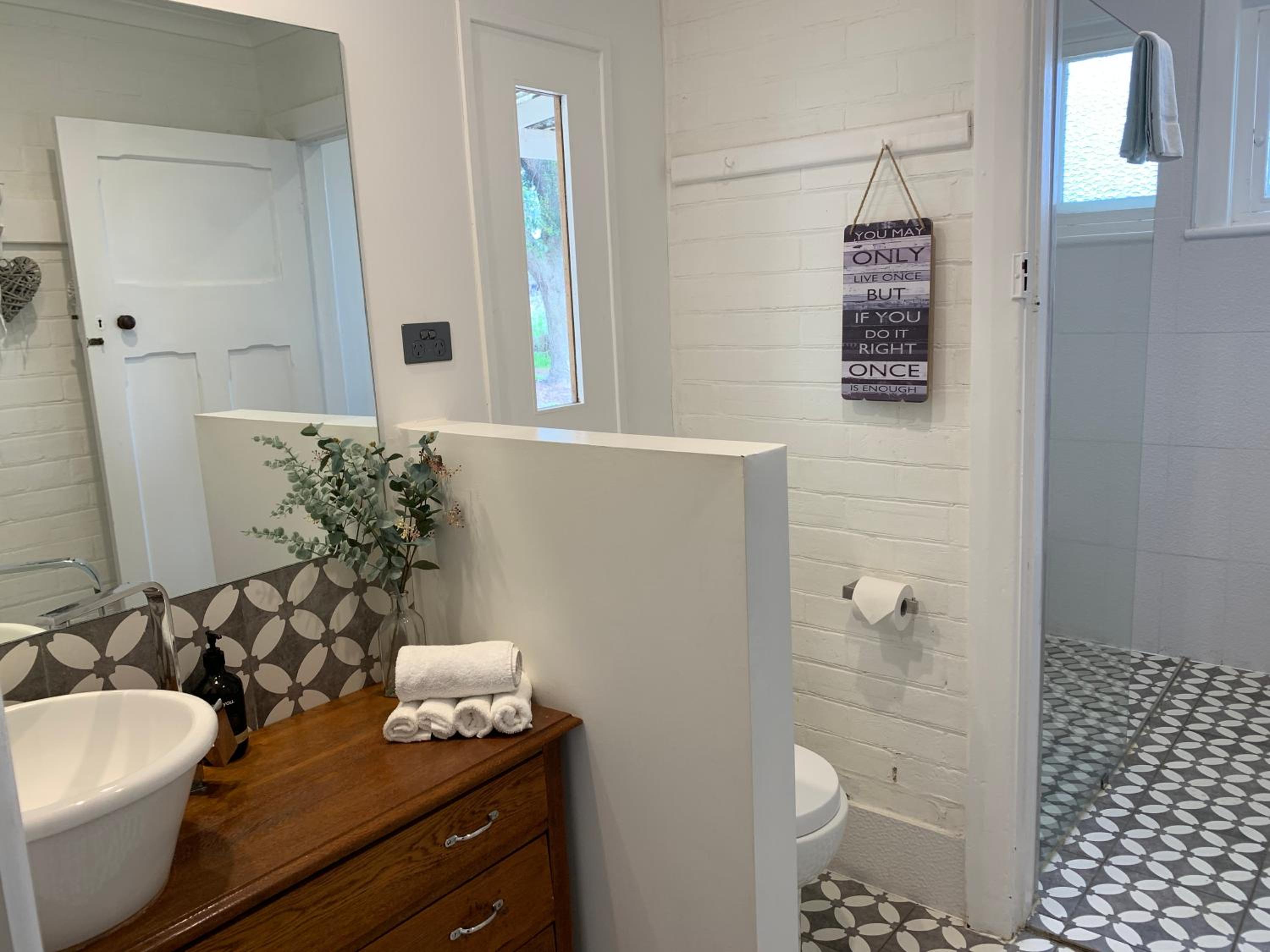 Two-Bedroom Cottage photo 3