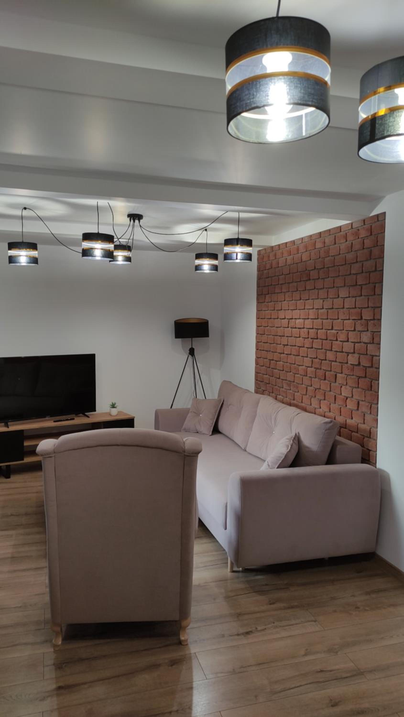 Family Studio - Photo 12