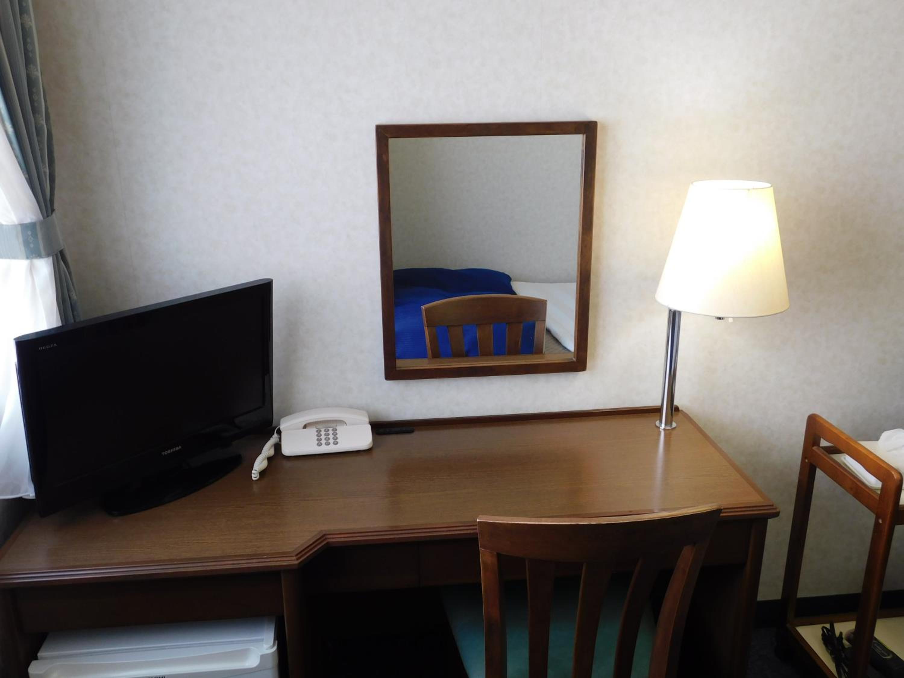 Twin Room - Non-Smoking - Photo 4