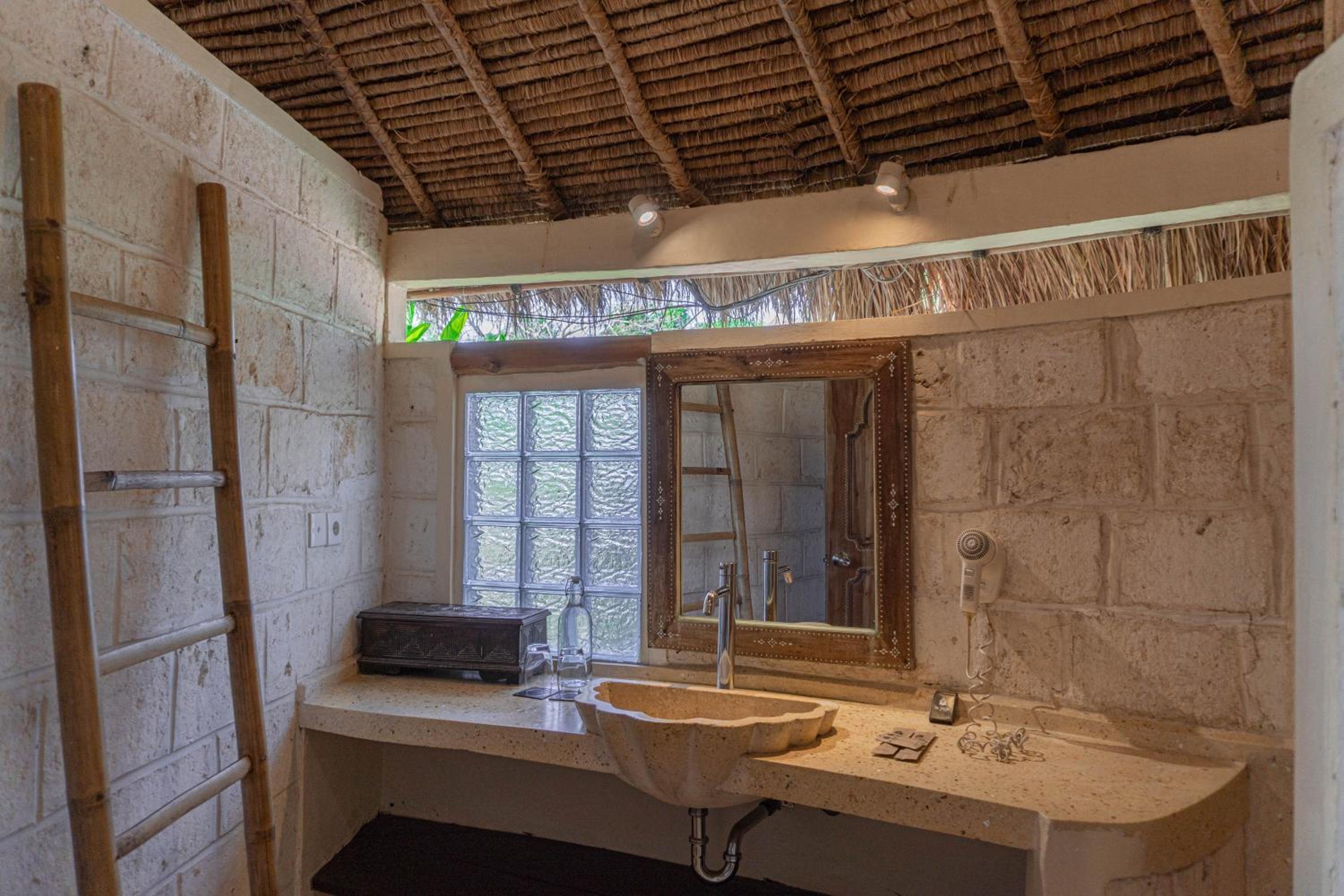 Deluxe Bungalow - Photo 14