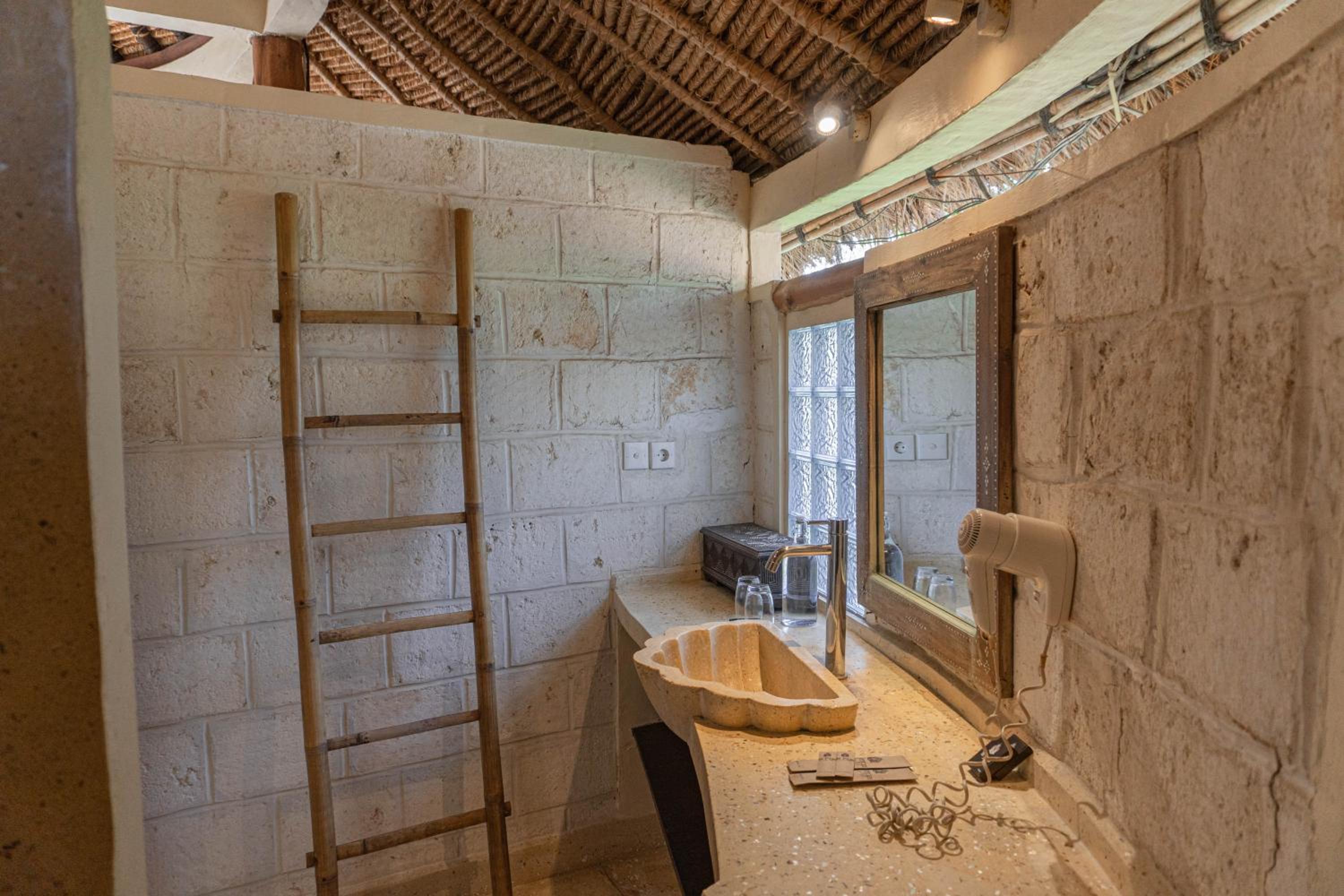 Deluxe Bungalow - Photo 5