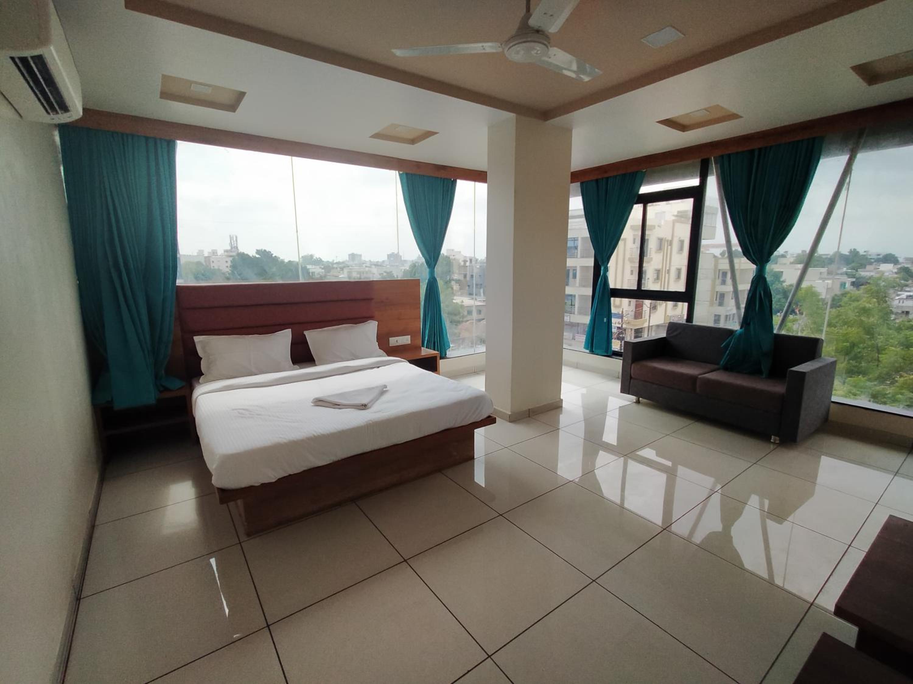 Executive Suite photo 2