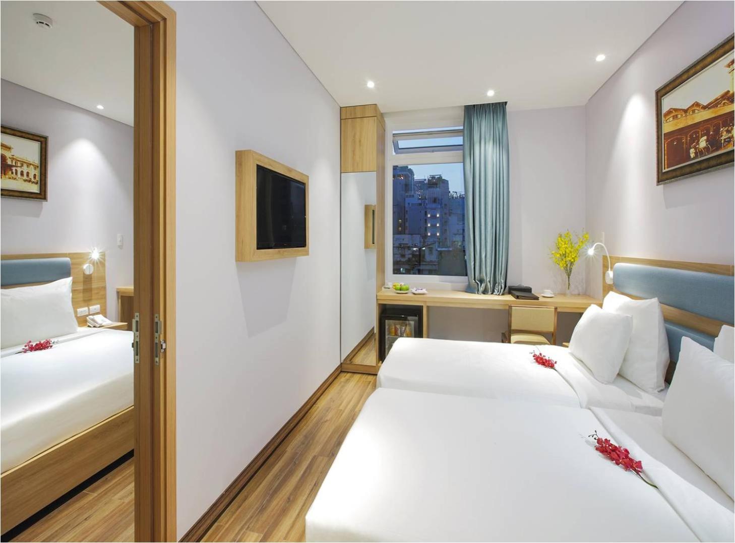 Premium Double or Twin Window Room photo 3