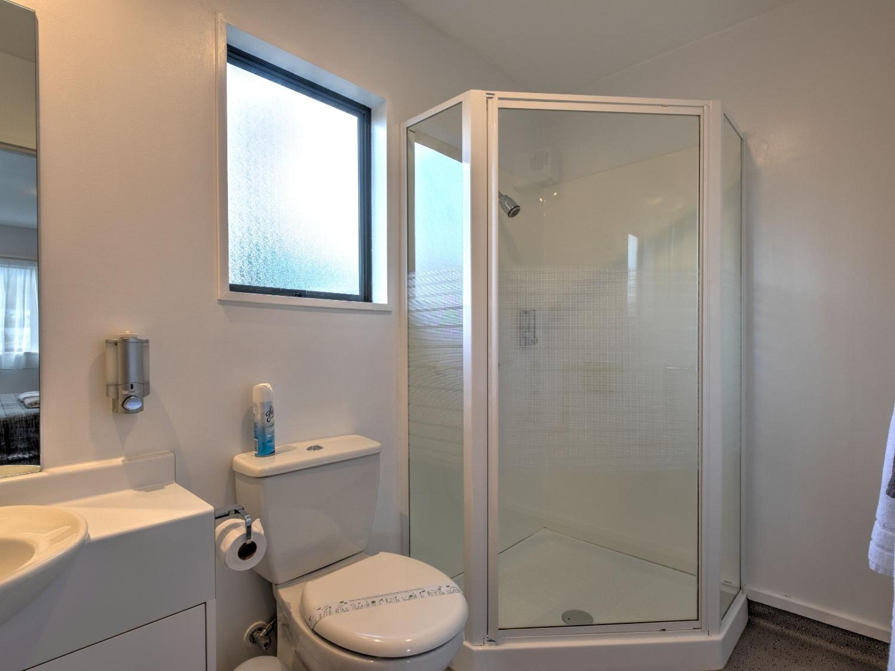 One-Bedroom Apartment - Photo 5