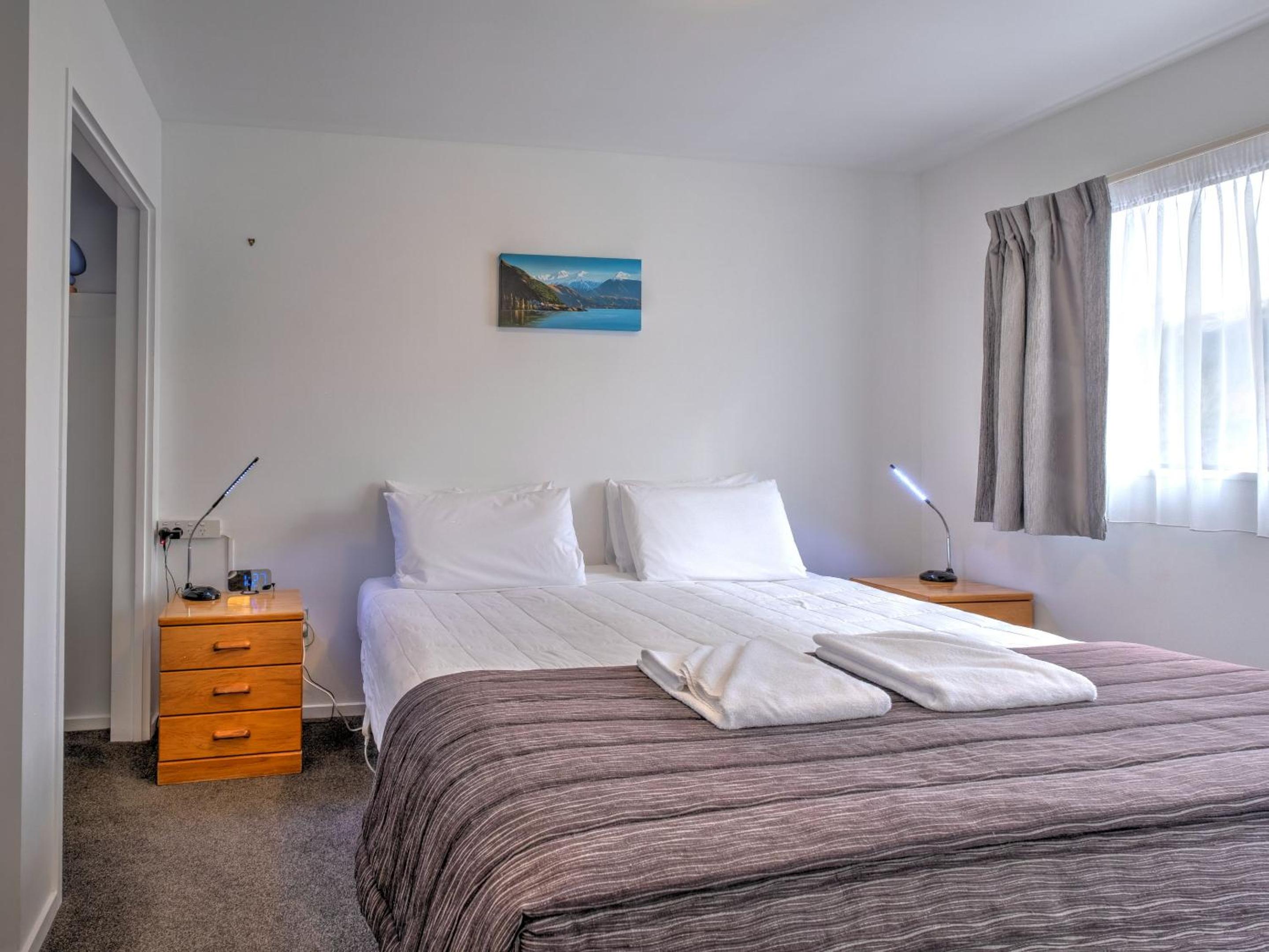 One-Bedroom Apartment - Photo 4