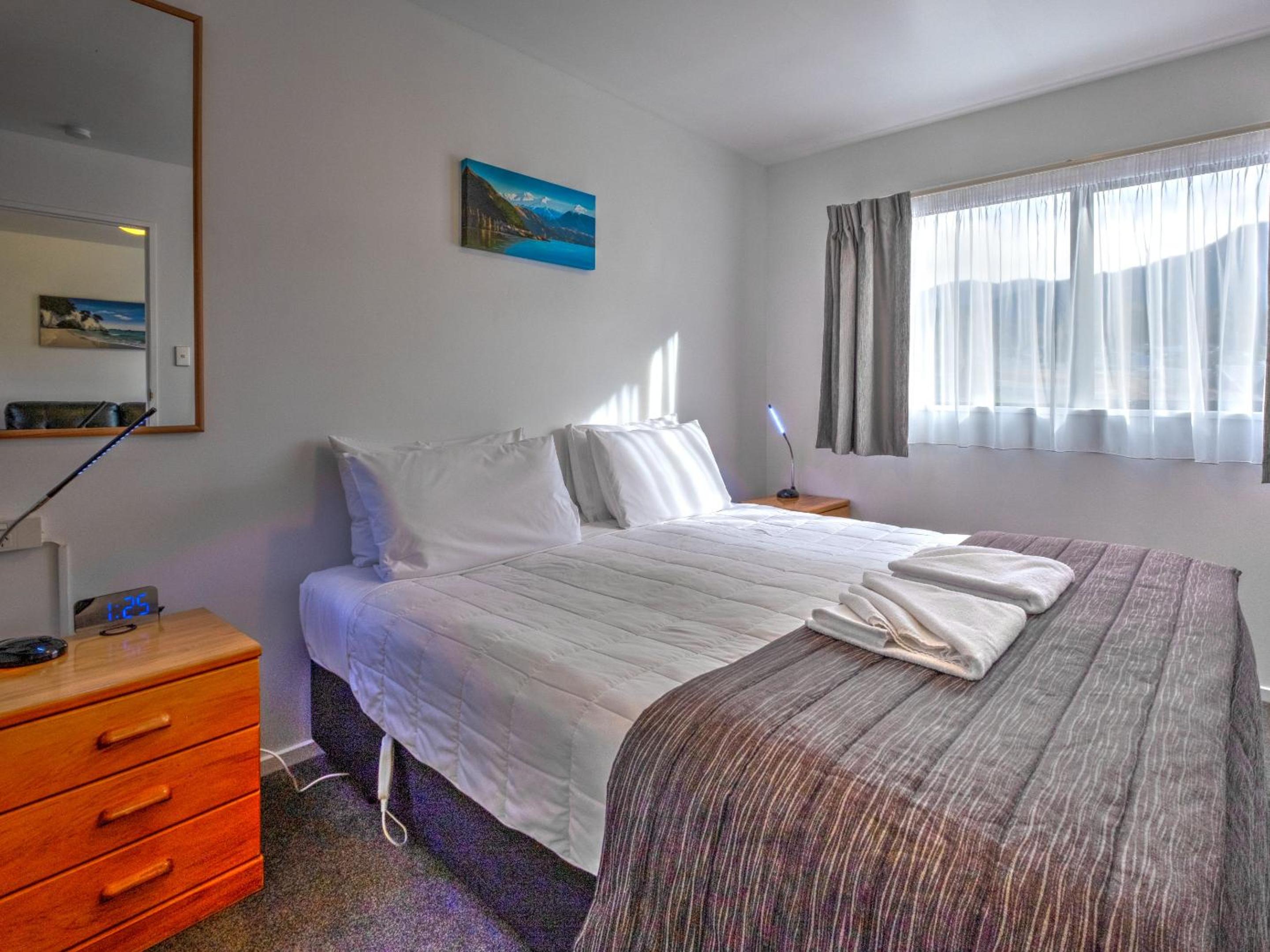 One-Bedroom Apartment - Photo 1