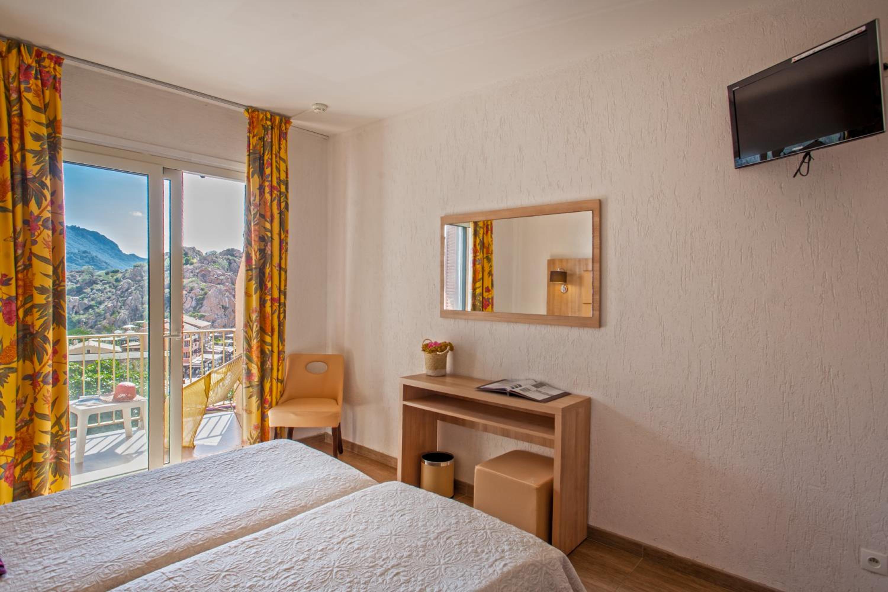 Double Room with Terrace and Sea View   - Photo 6