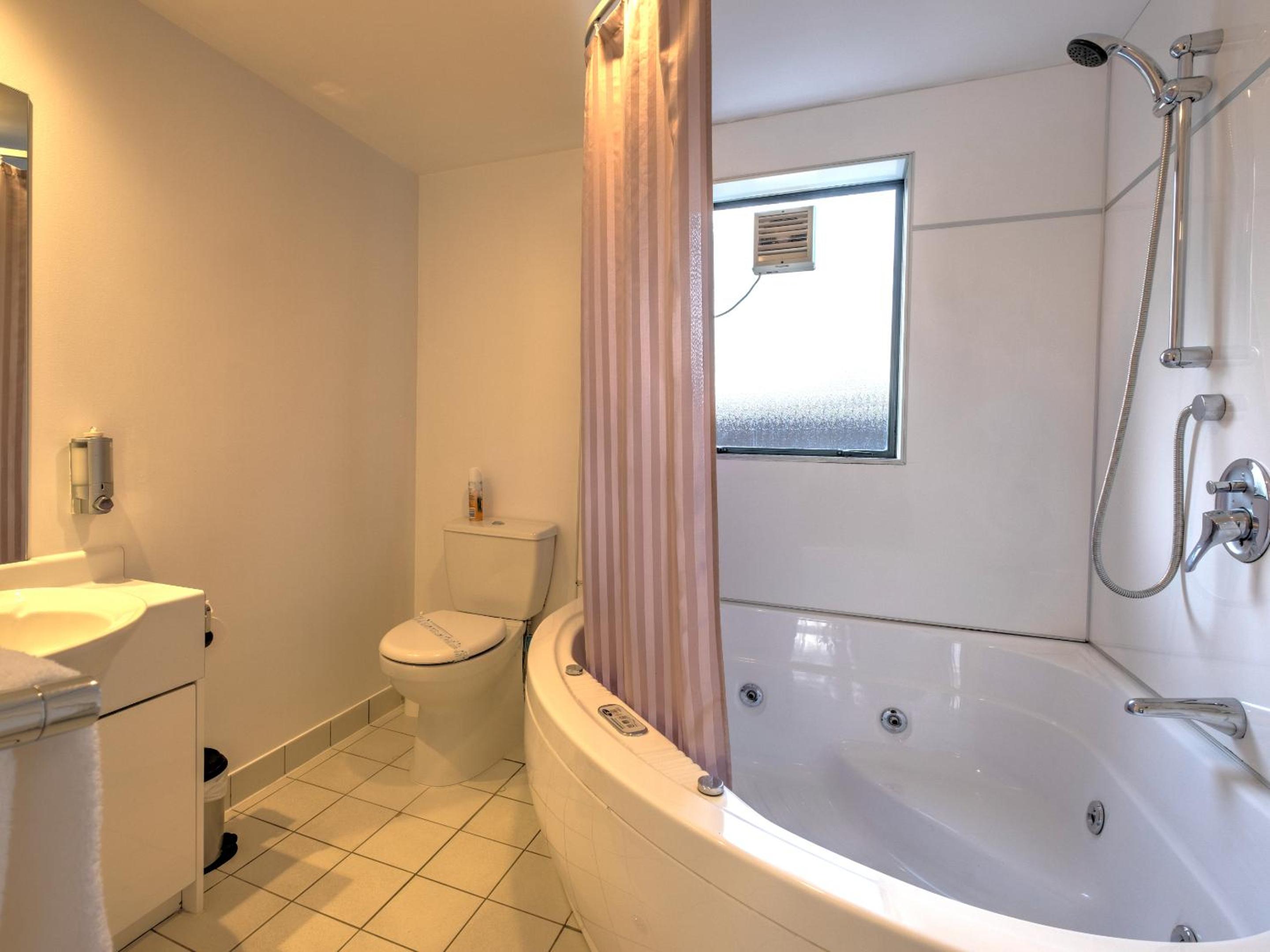One Bedroom Spa - Photo 6
