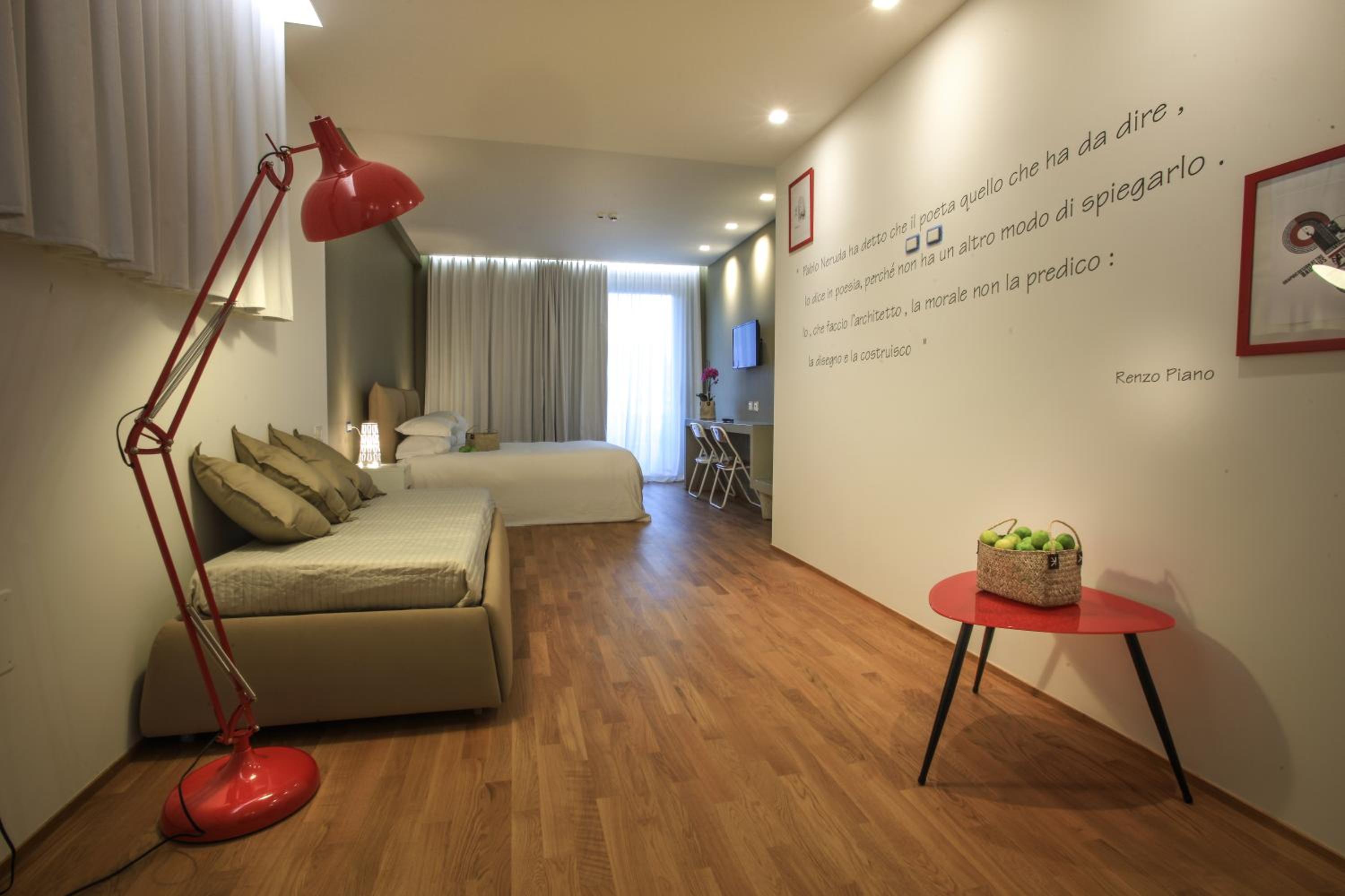 Superior Double Room with Balcony - Photo 3