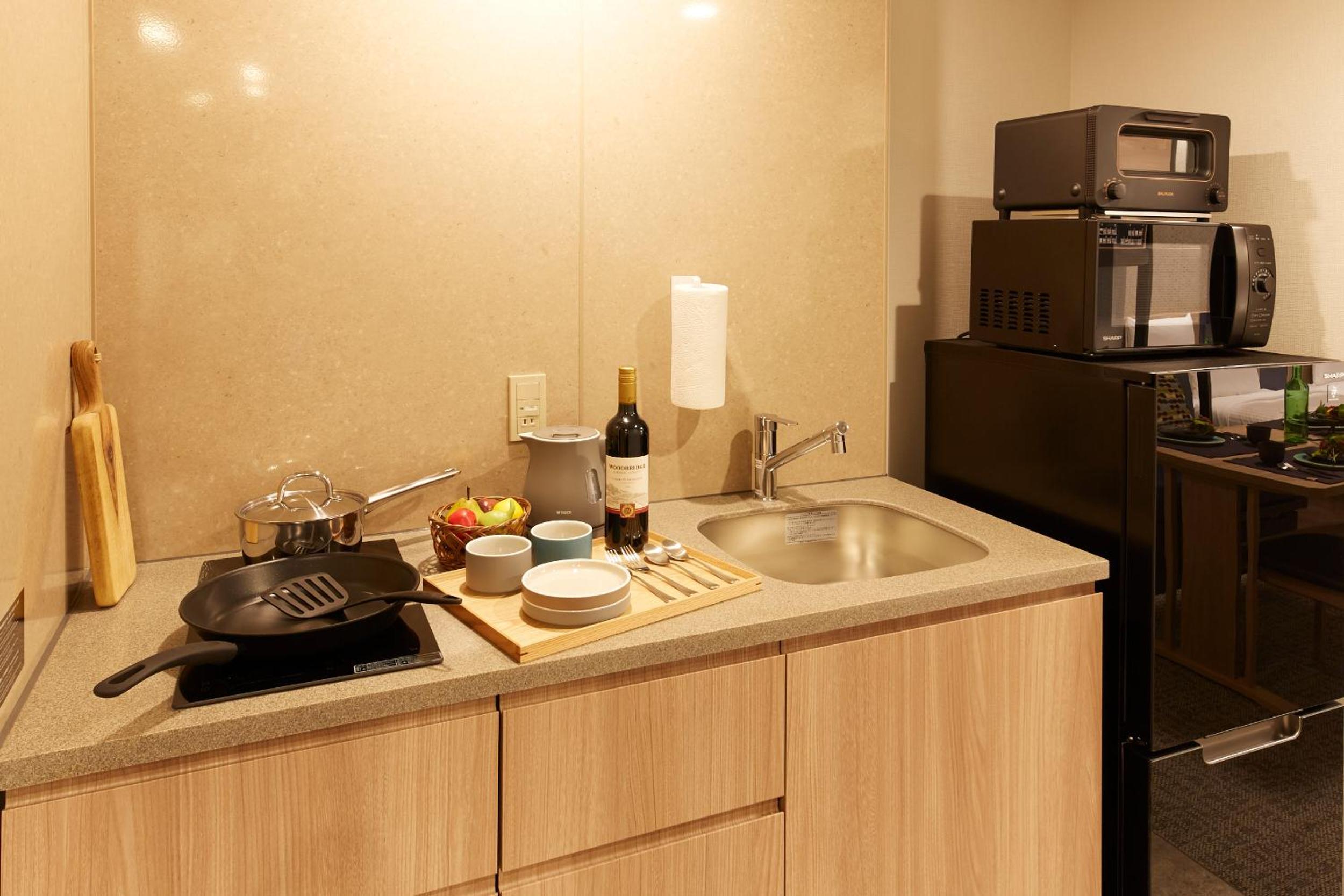 Standard King Room with Washing Machine photo 2