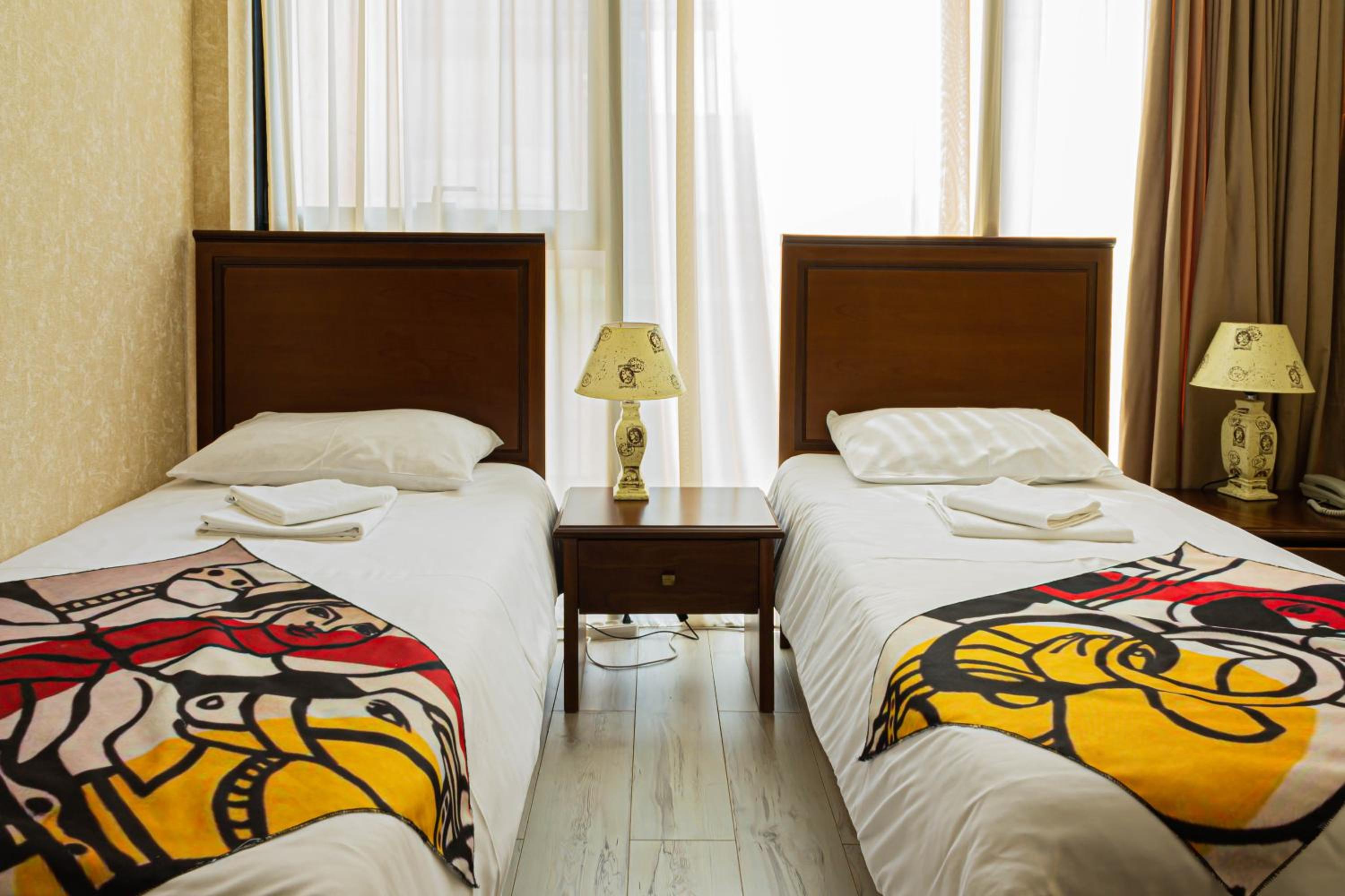 Standard Twin Room - Photo 2