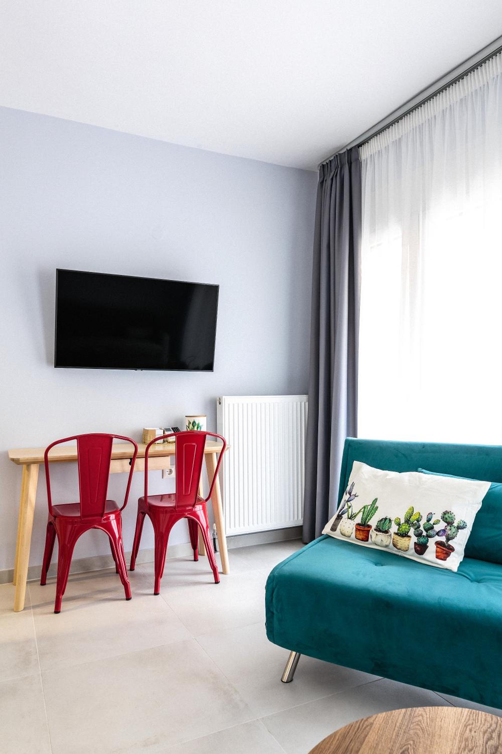One-Bedroom Apartment (Art 2) - Photo 6