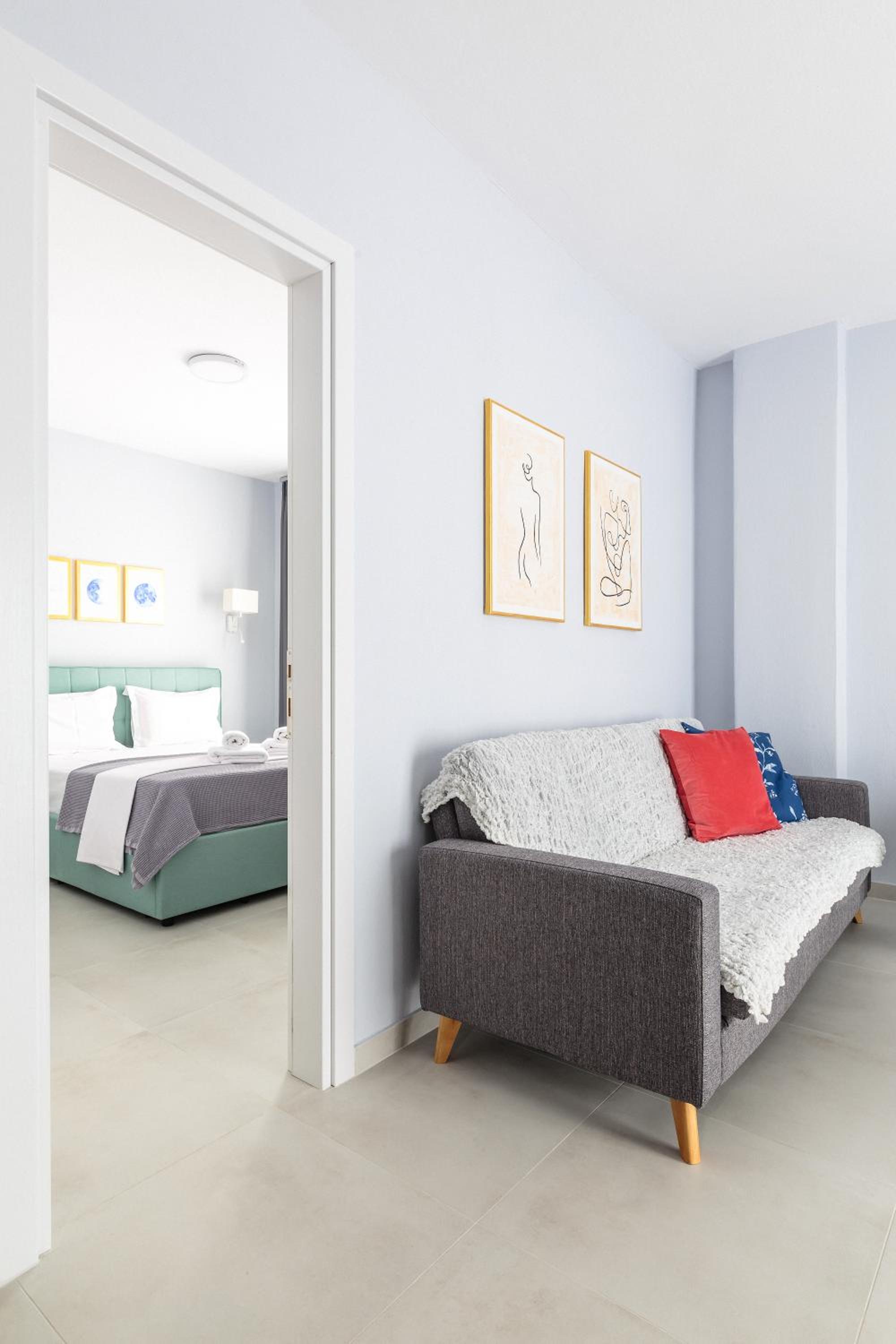 One-Bedroom Apartment (Art 3) - Photo 7