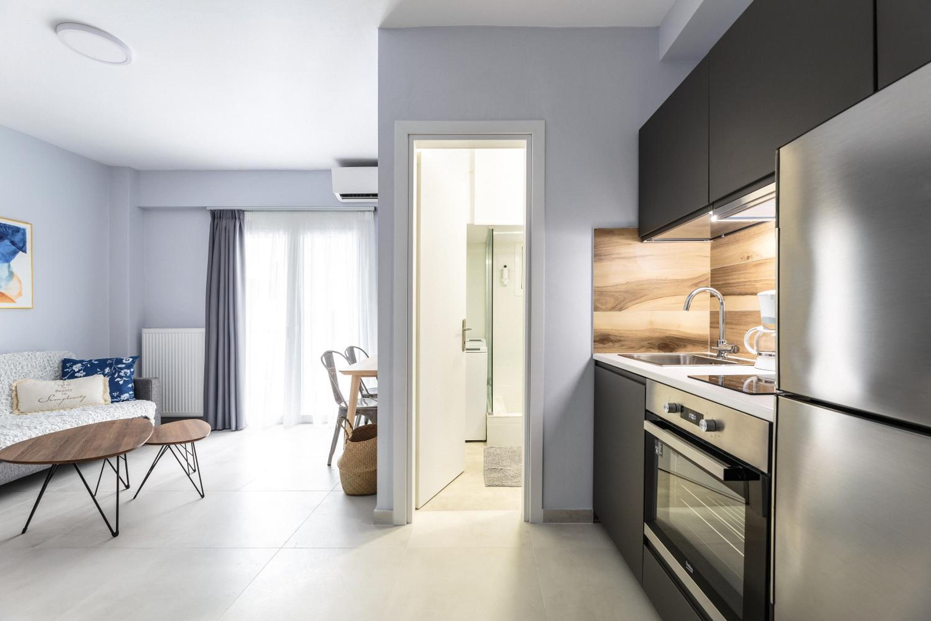 One-Bedroom Apartment (Art 3) - Photo 8