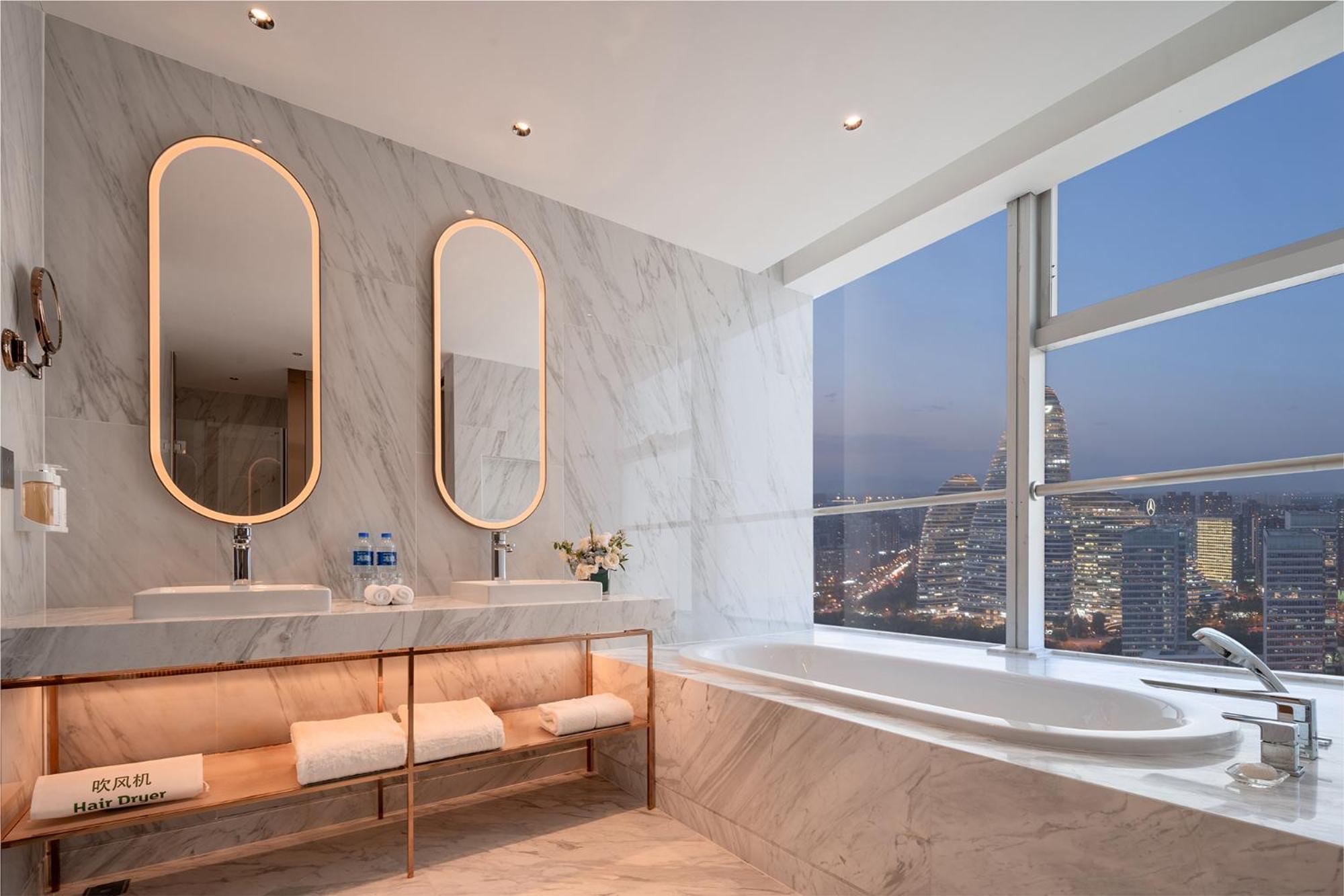 King Suite with Panoramic View