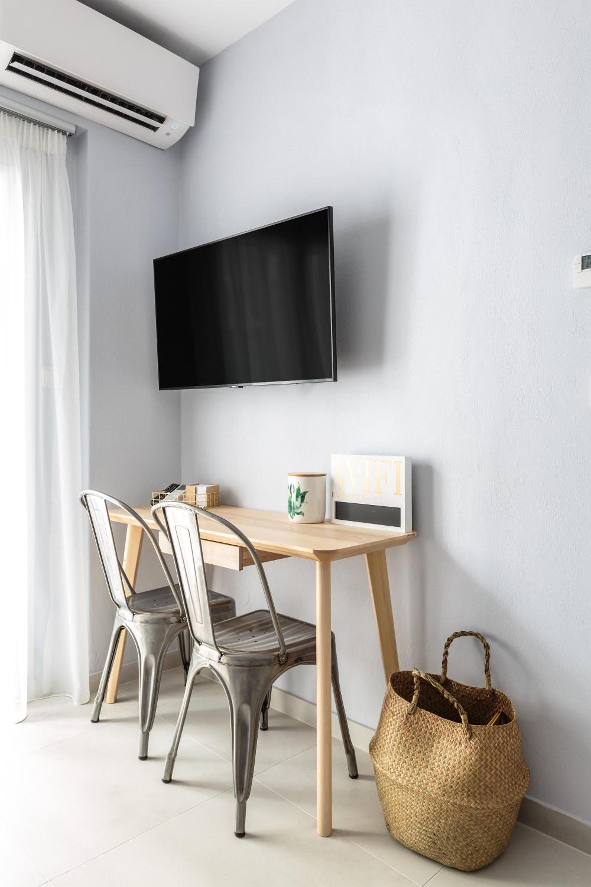 One-Bedroom Apartment (Art 3) - Photo 13
