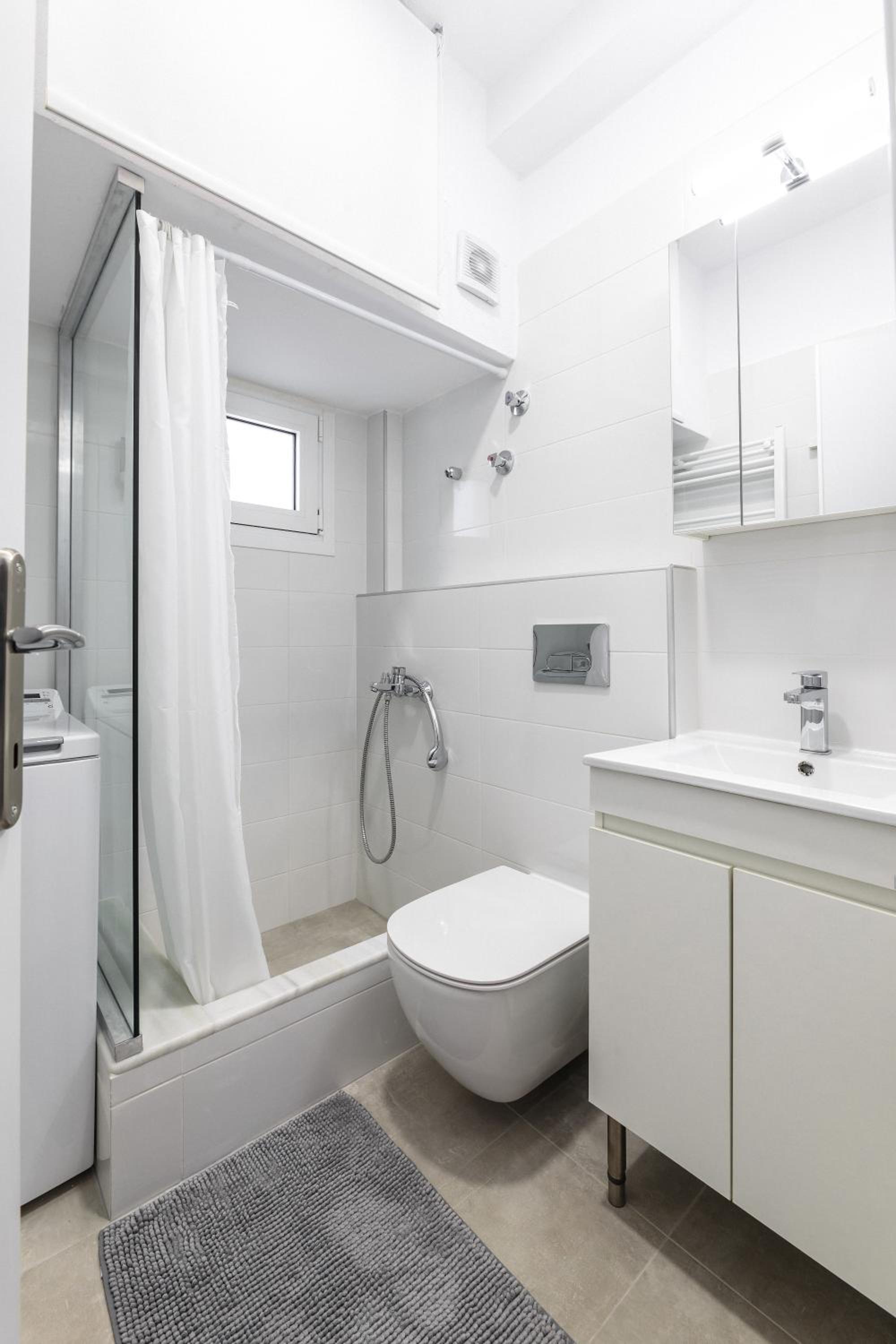 One-Bedroom Apartment (Art 3) - Photo 17