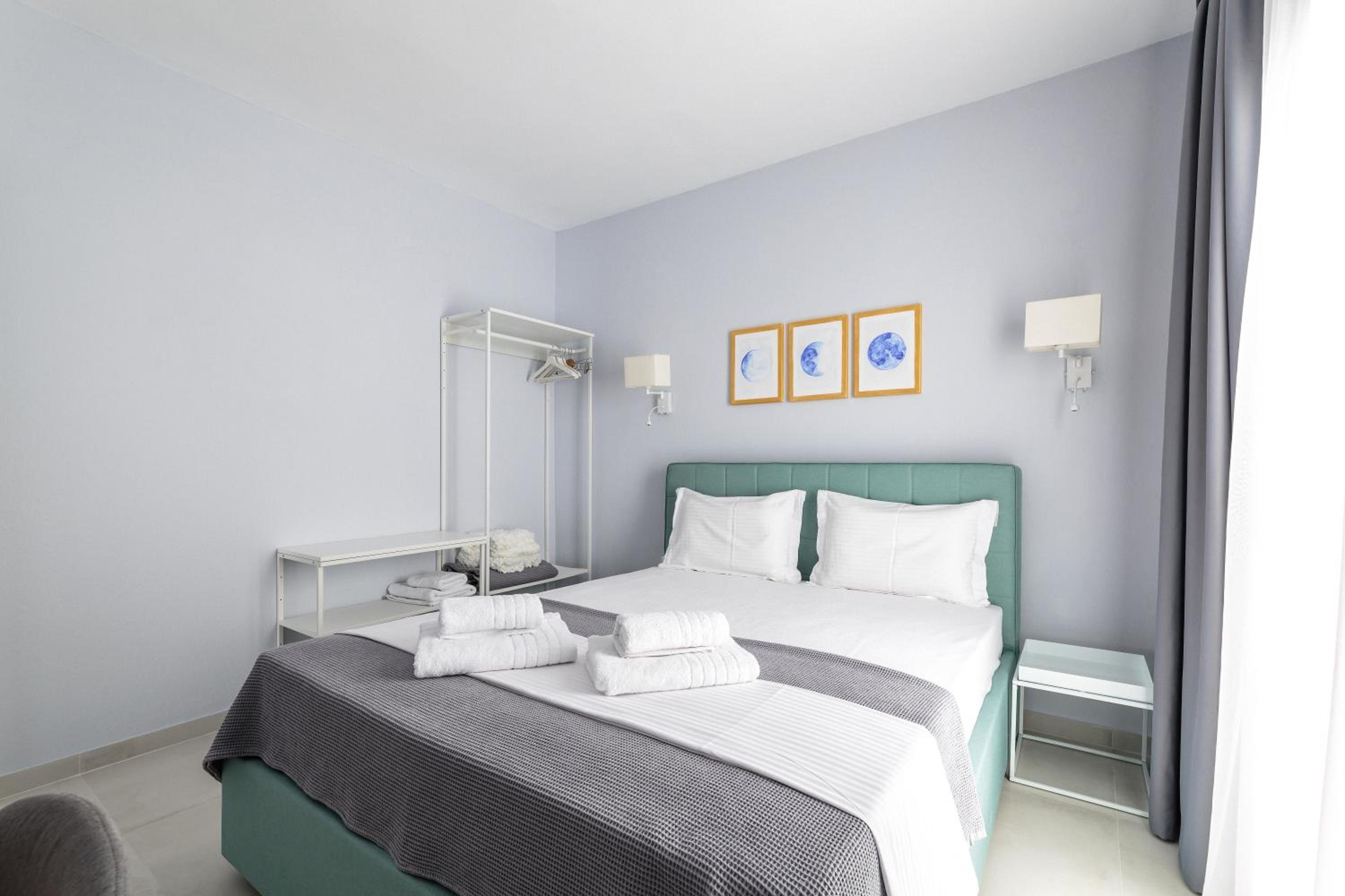 One-Bedroom Apartment (Art 3) - Photo 16