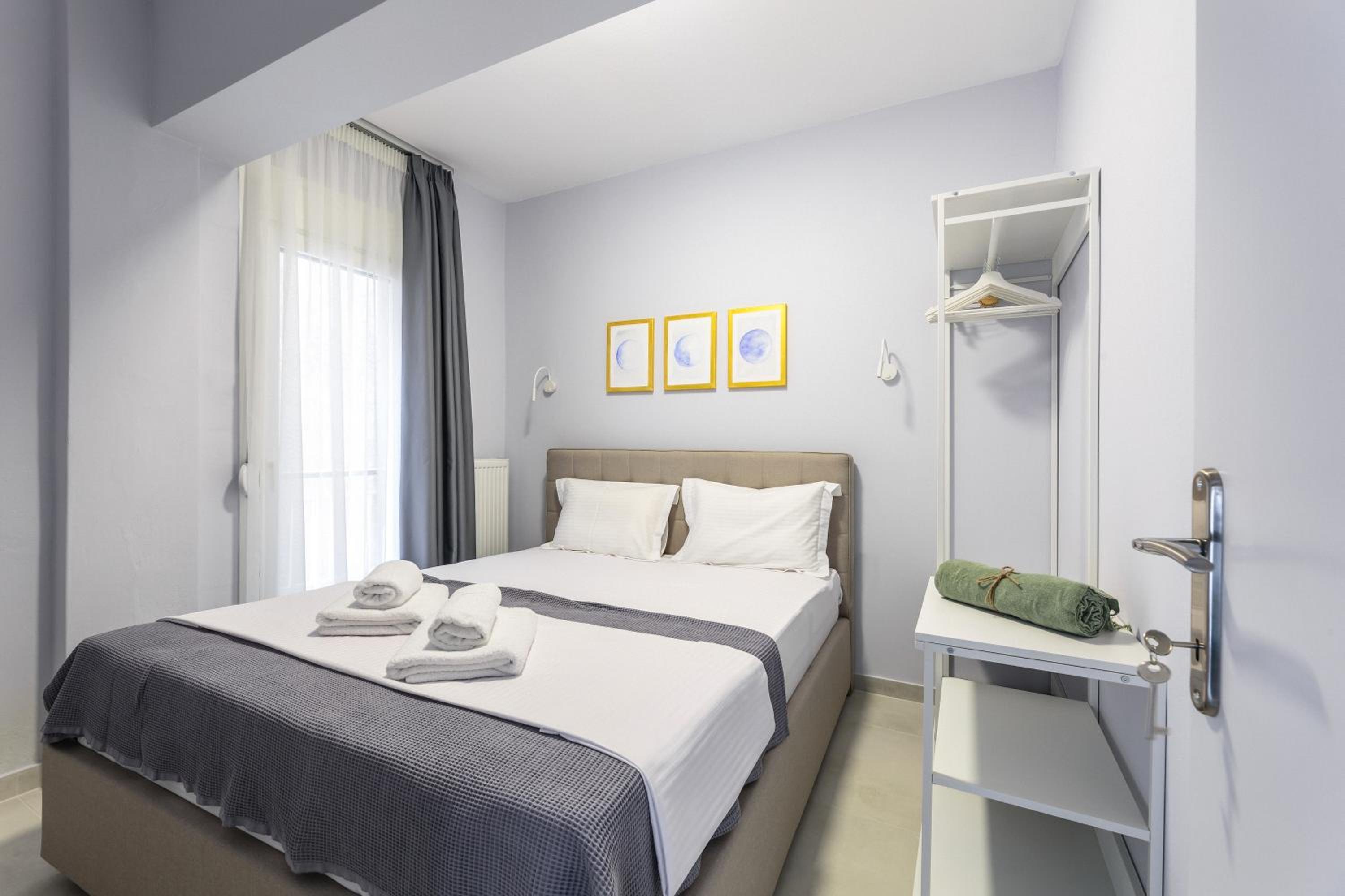 One-Bedroom Apartment (Art 2) - Photo 8