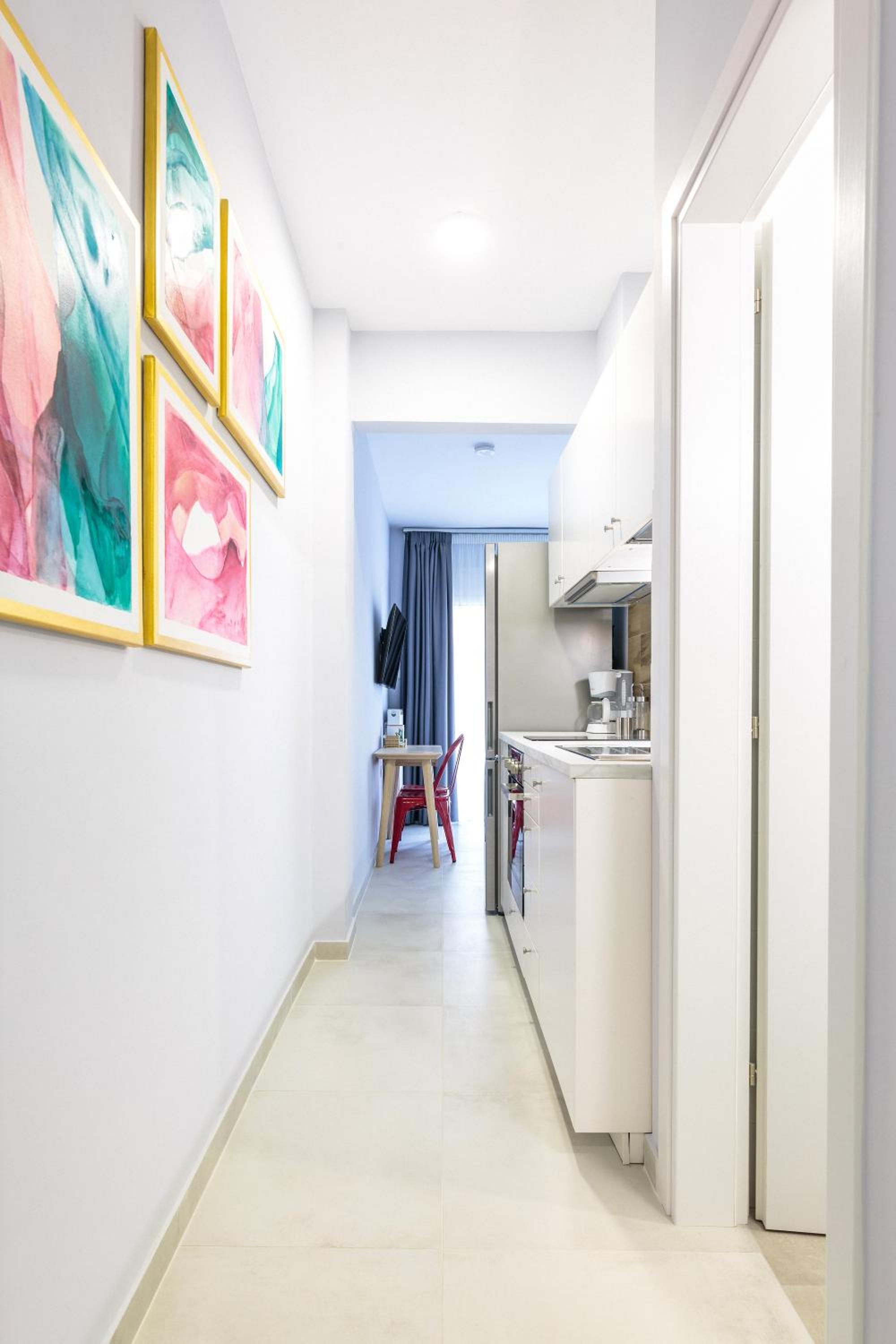 One-Bedroom Apartment (Art 2) - Photo 9