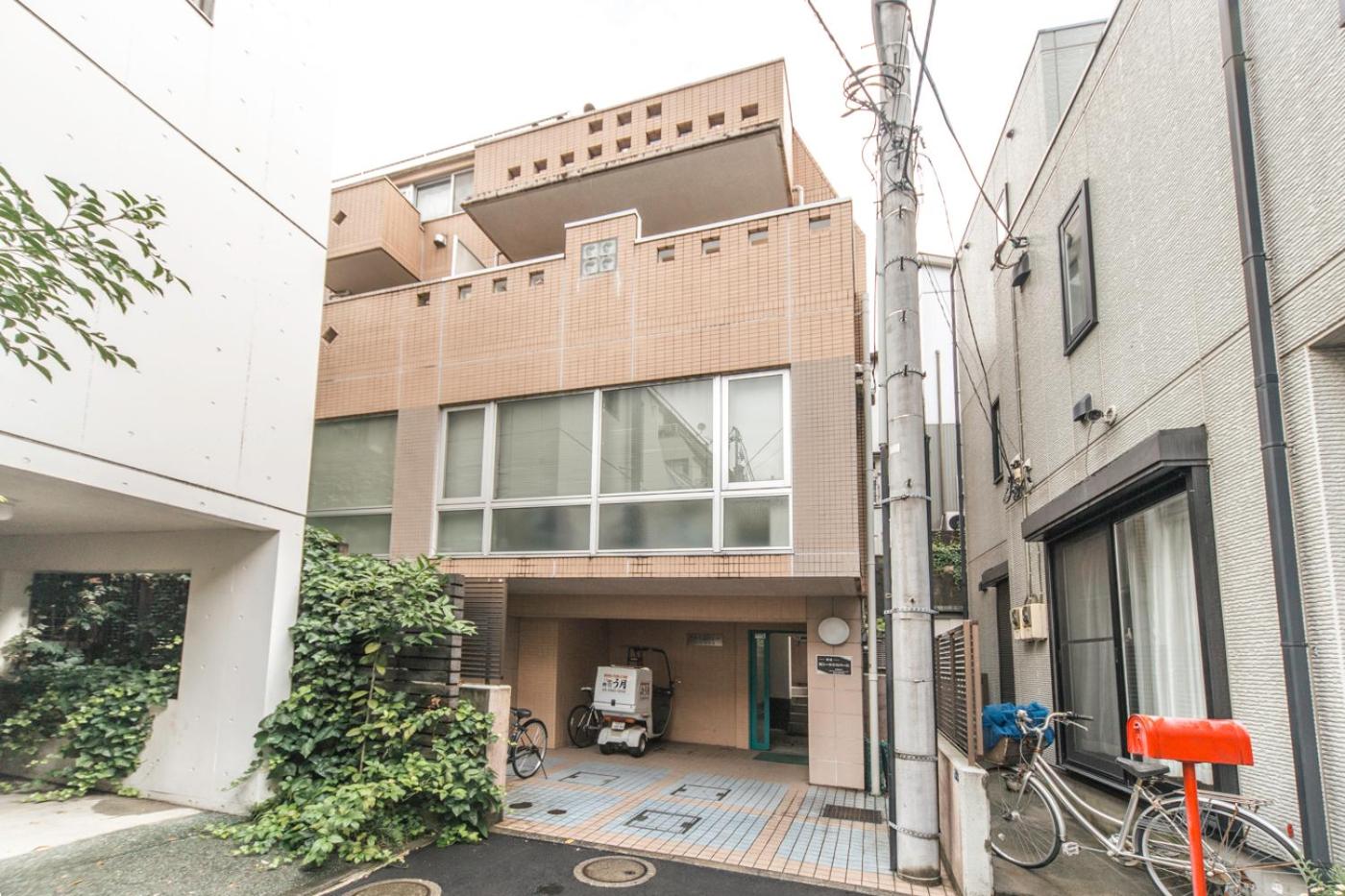 Studio Apartment thumbnail 5
