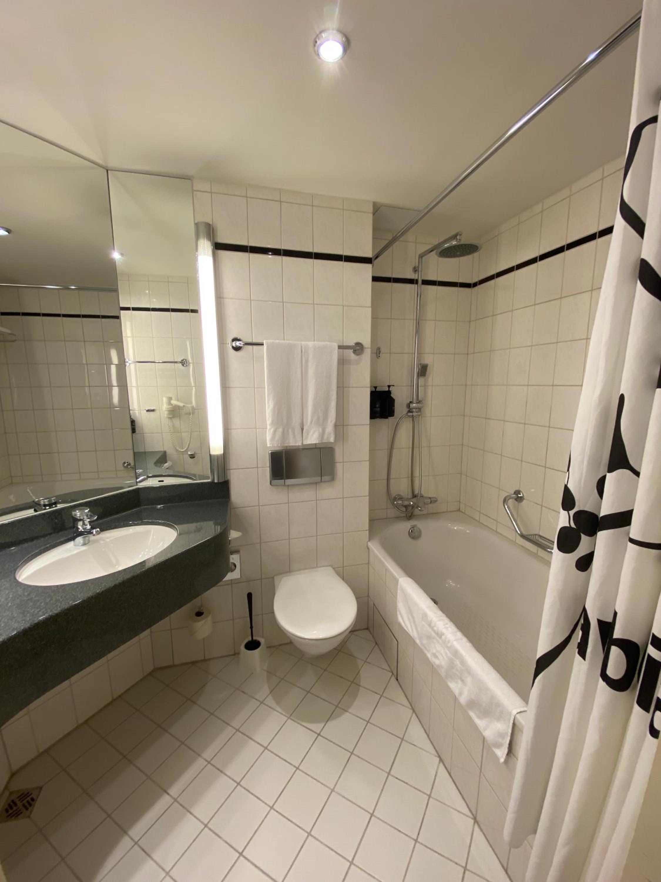Standard Double Room - Photo 9