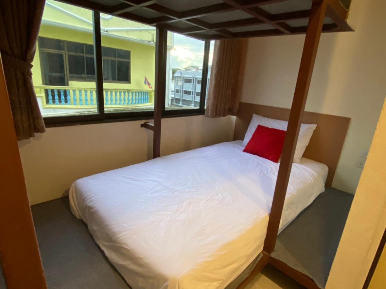 Standard Twin Room - Photo 1