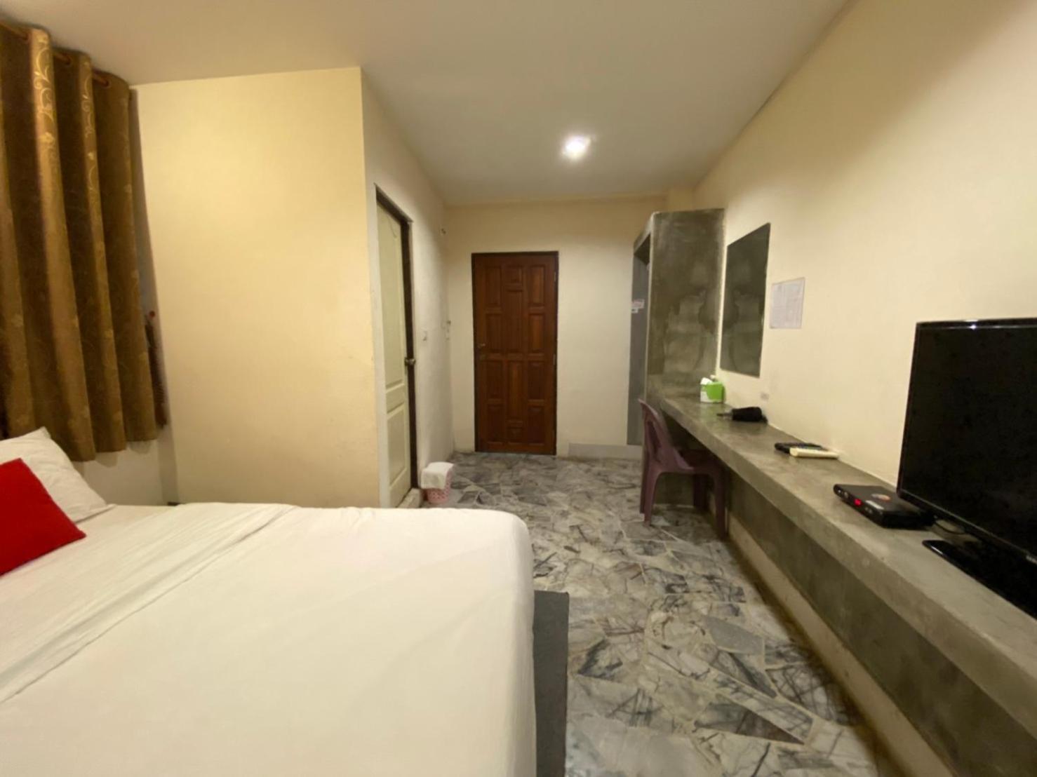 Standard Double Room - Photo 16