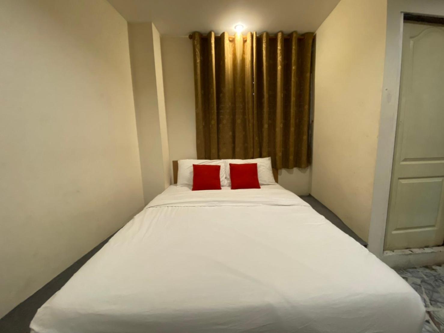 Standard Double Room - Photo 14