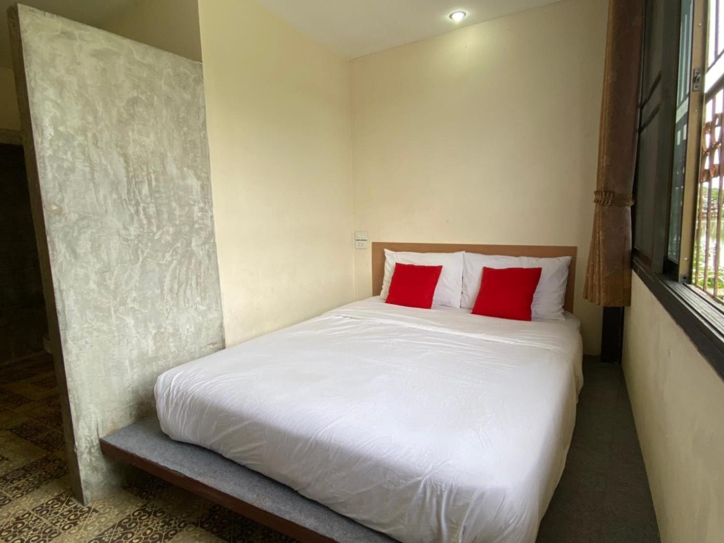 Deluxe Double Room - Photo 9