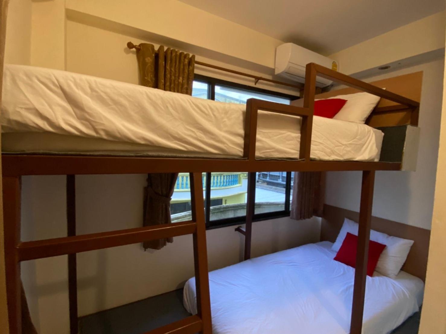 Standard Twin Room - Photo 3