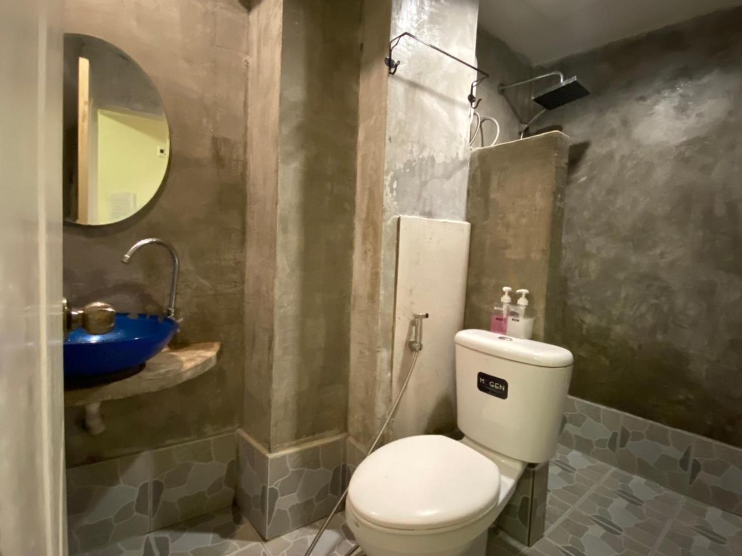 Standard Double Room - Photo 12
