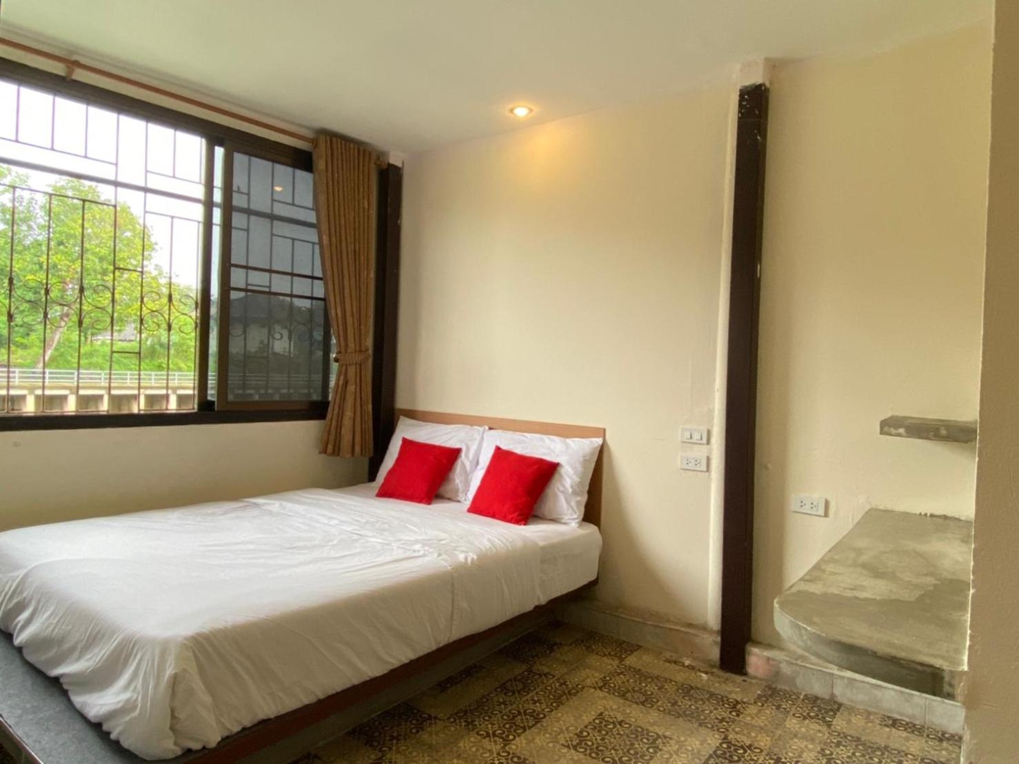 Deluxe Double Room - Photo 8