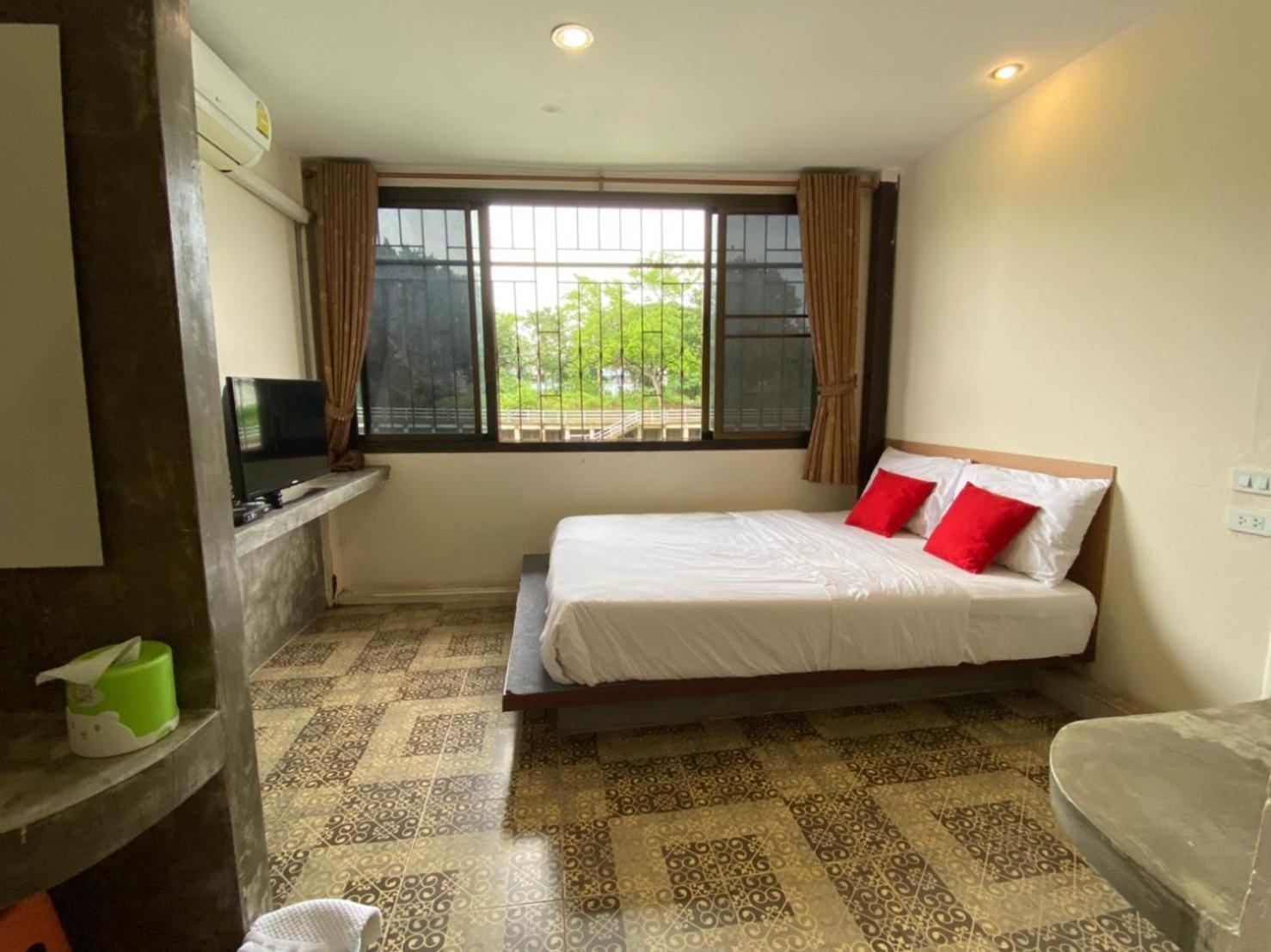 Deluxe Double Room - Photo 12