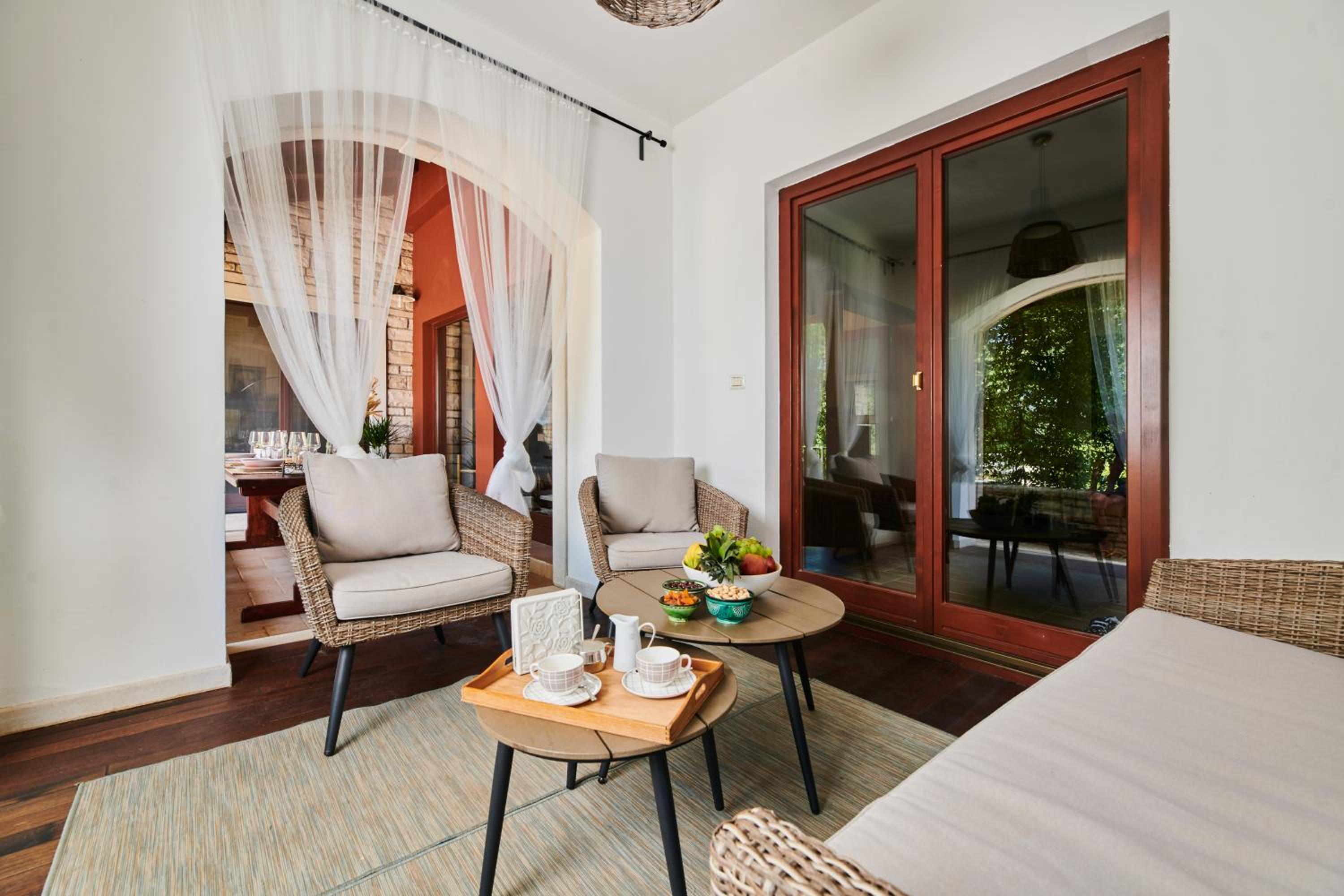 Villa photo 2