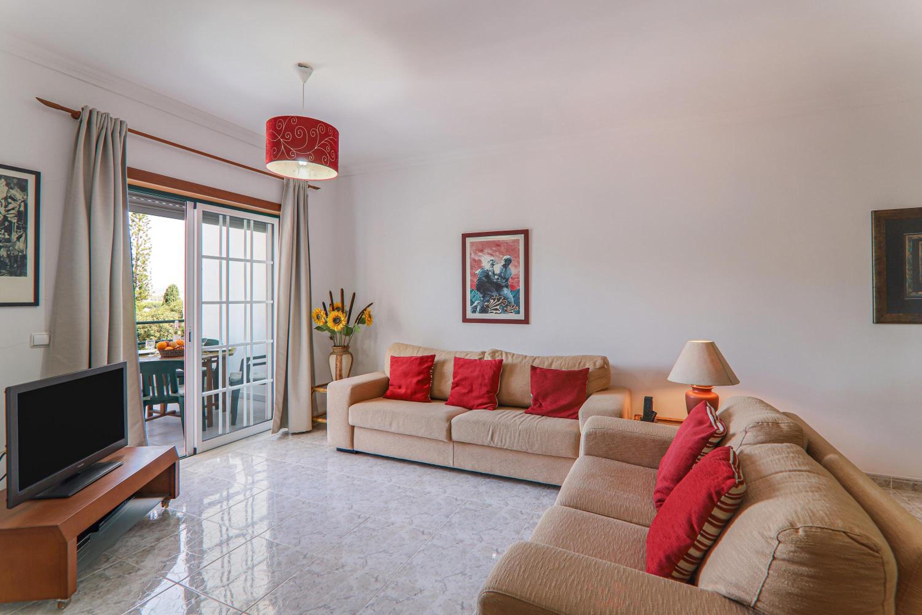 Two-Bedroom Deluxe Apartment with Balcony