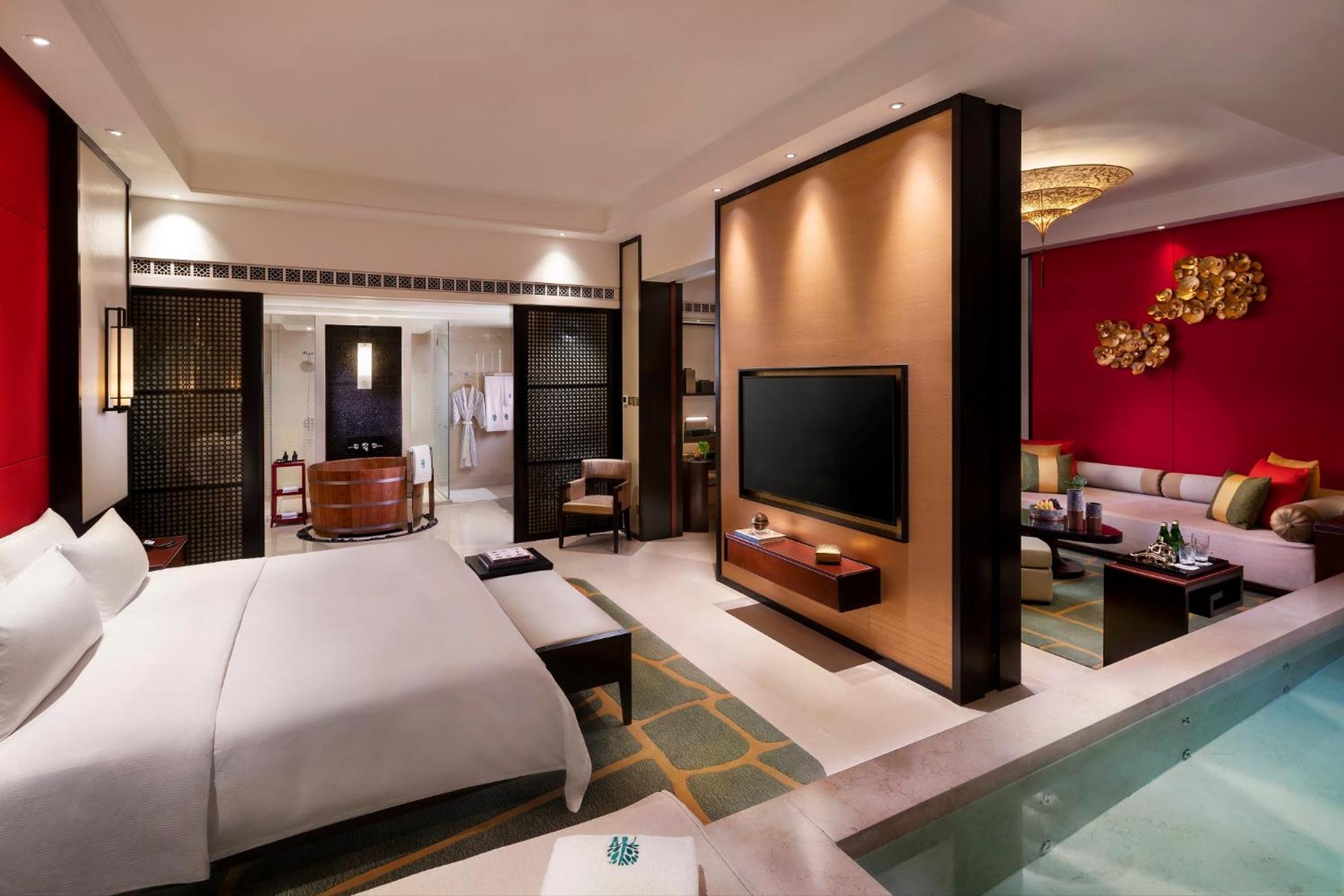 Cotai Pool Suite King
