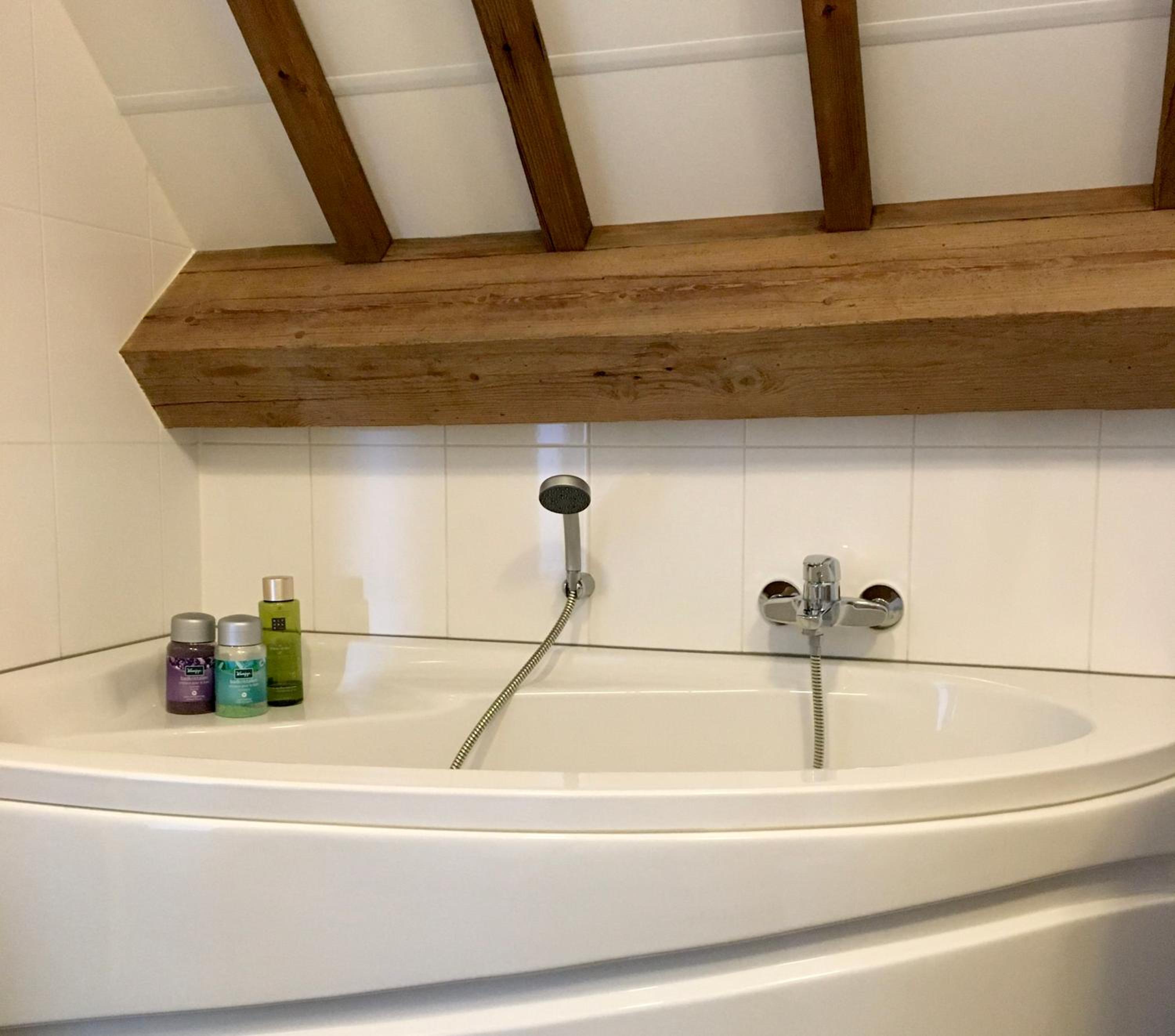 Deluxe Double Room with Bath photo 2
