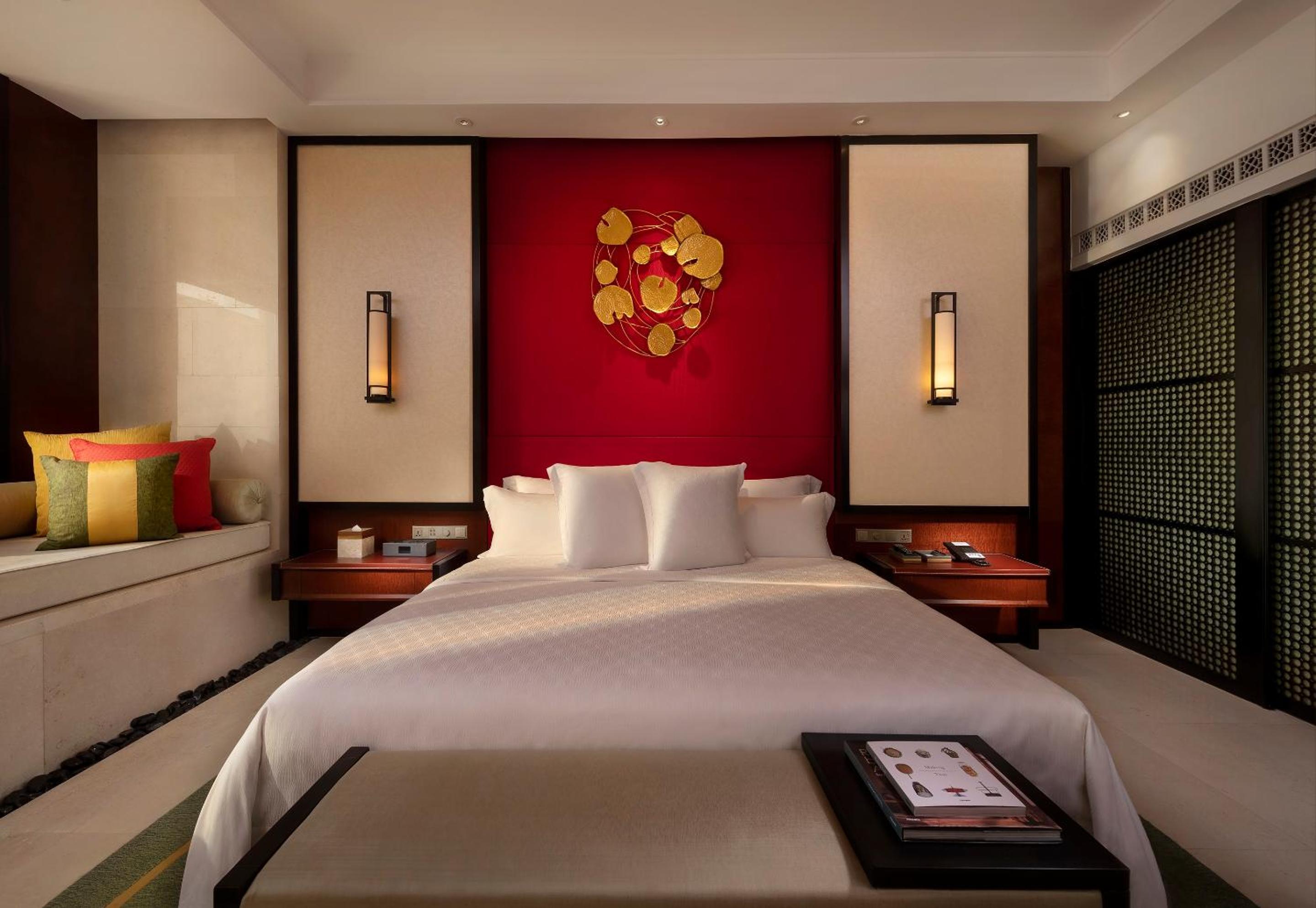 Cotai Pool Suite King photo 3