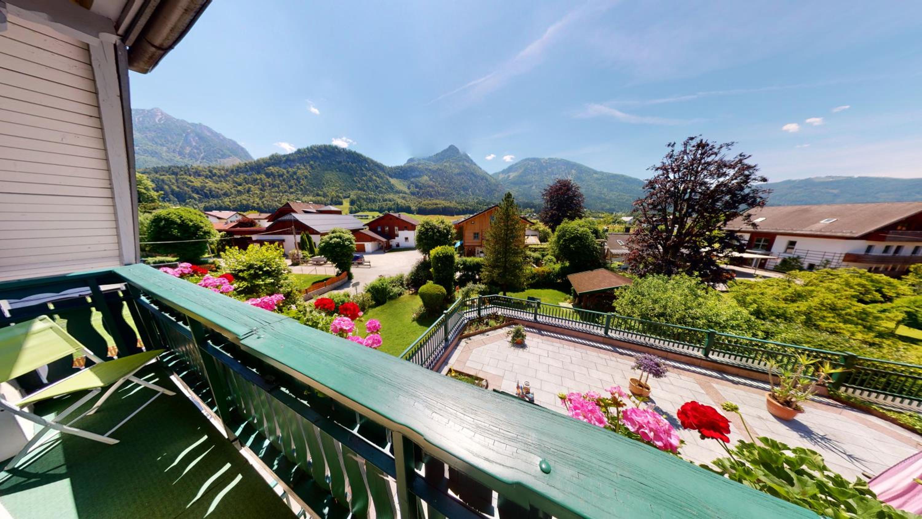 Apartment with Balcony photo 2